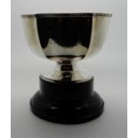 A silver presentation rose bowl on stand, Birmingham 1920, 270gms Condition Report: Available upon