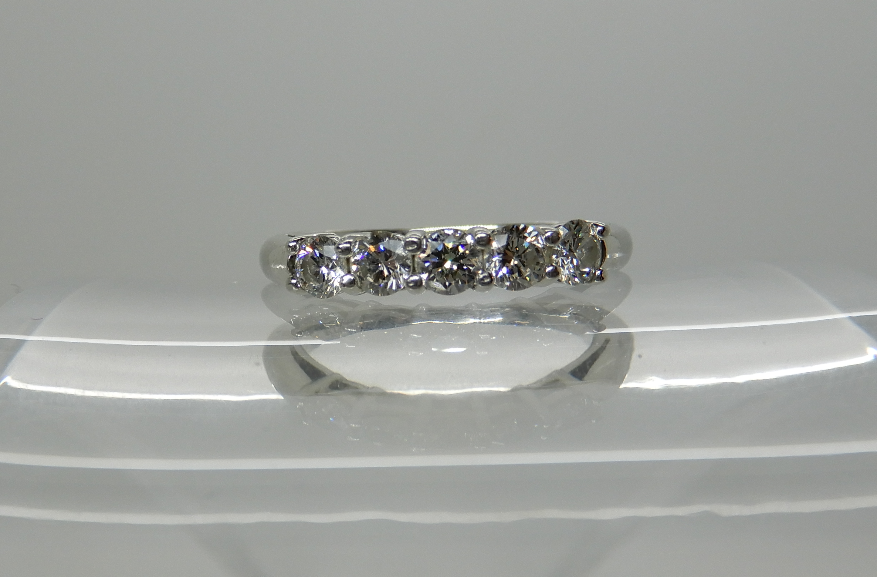 A Mappin & Webb platinum five stone diamond ring, set with estimated approx 0.50cts of brilliant cut - Image 2 of 5
