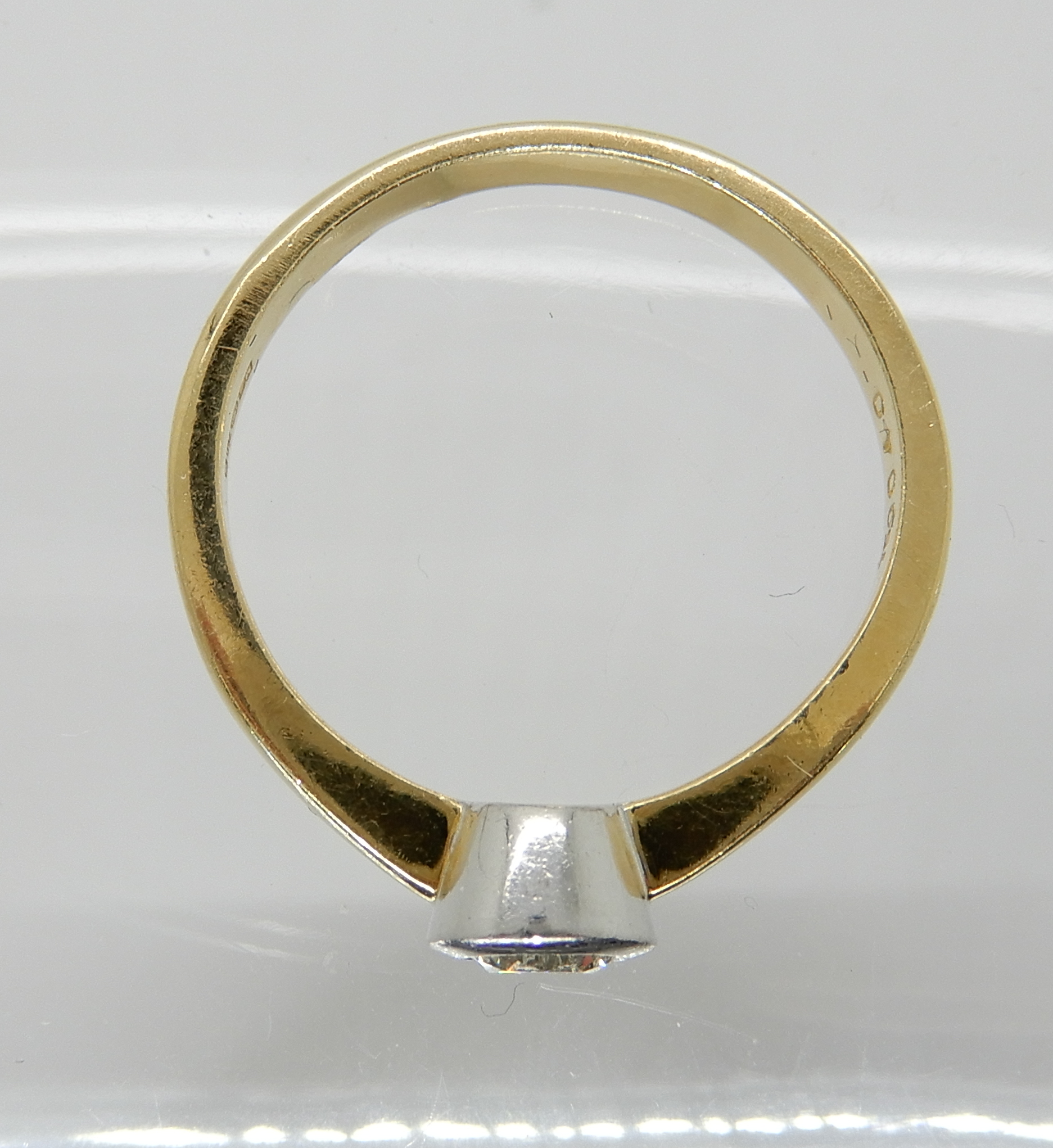 An 18ct yellow gold diamond solitaire ring with an estimated approx 0.40ct diamond in a white gold - Image 2 of 4