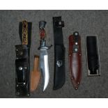 Four various knives including, two hunting knives etc and optical scope (5) Condition Report: