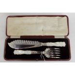 A cased EP fish service with silver mounted mother of pearl handles Condition Report: Available upon