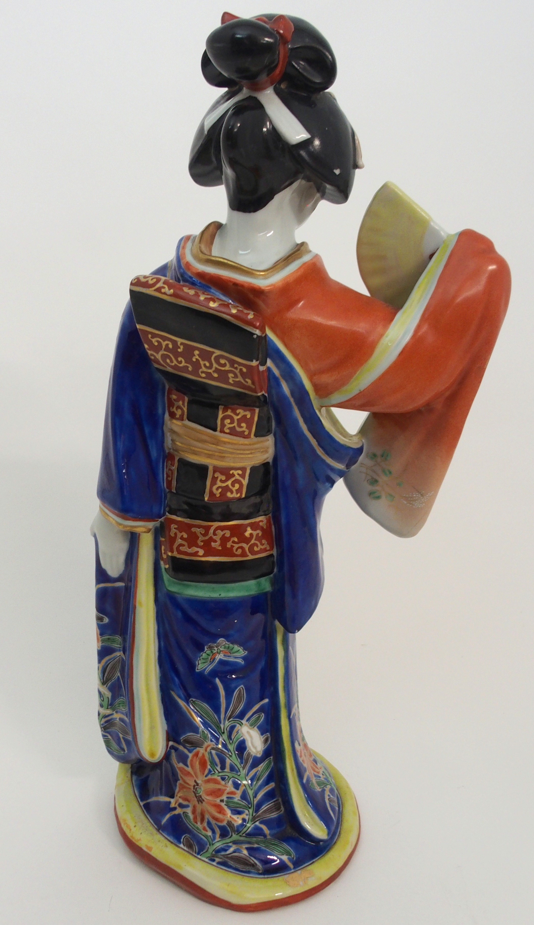 AN ARITA BIJIN FIGURE modelled holding a fan and wearing elaborate kimono, 45cm high Condition - Image 4 of 6