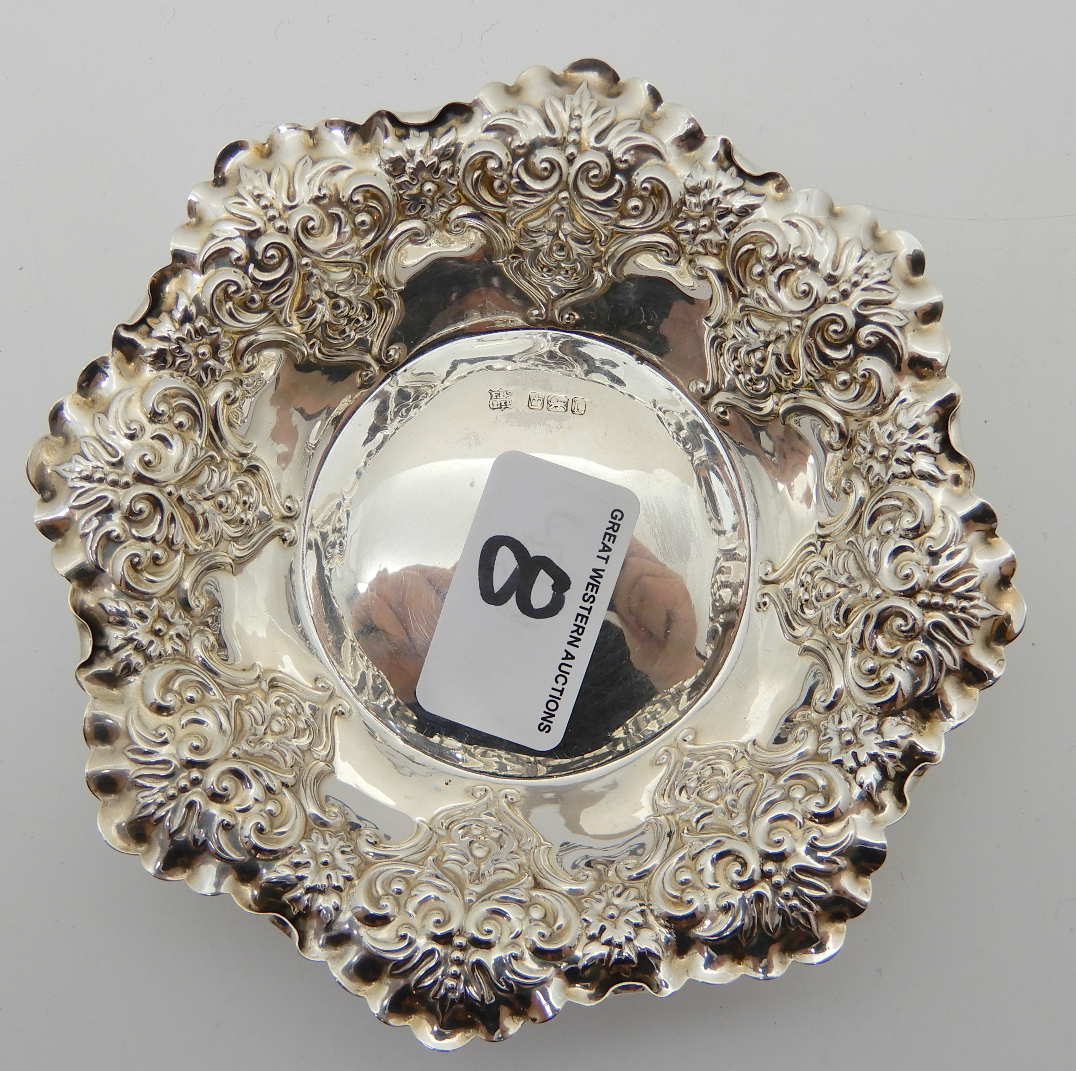 A lot comprising a pair of silver bon bon dishes, London 1895,15cm diameter and a single bon bon - Image 6 of 6