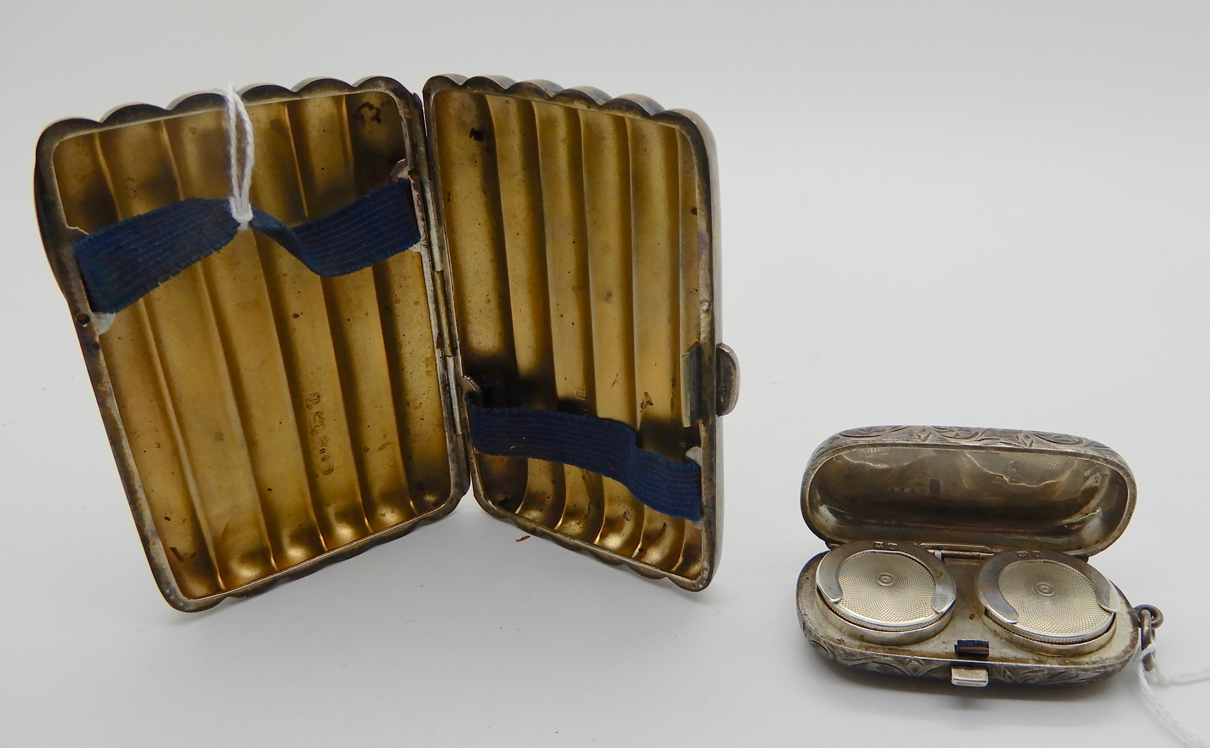 A lot comprising a silver cigarette case and a sovereign case Condition Report: - Image 5 of 5