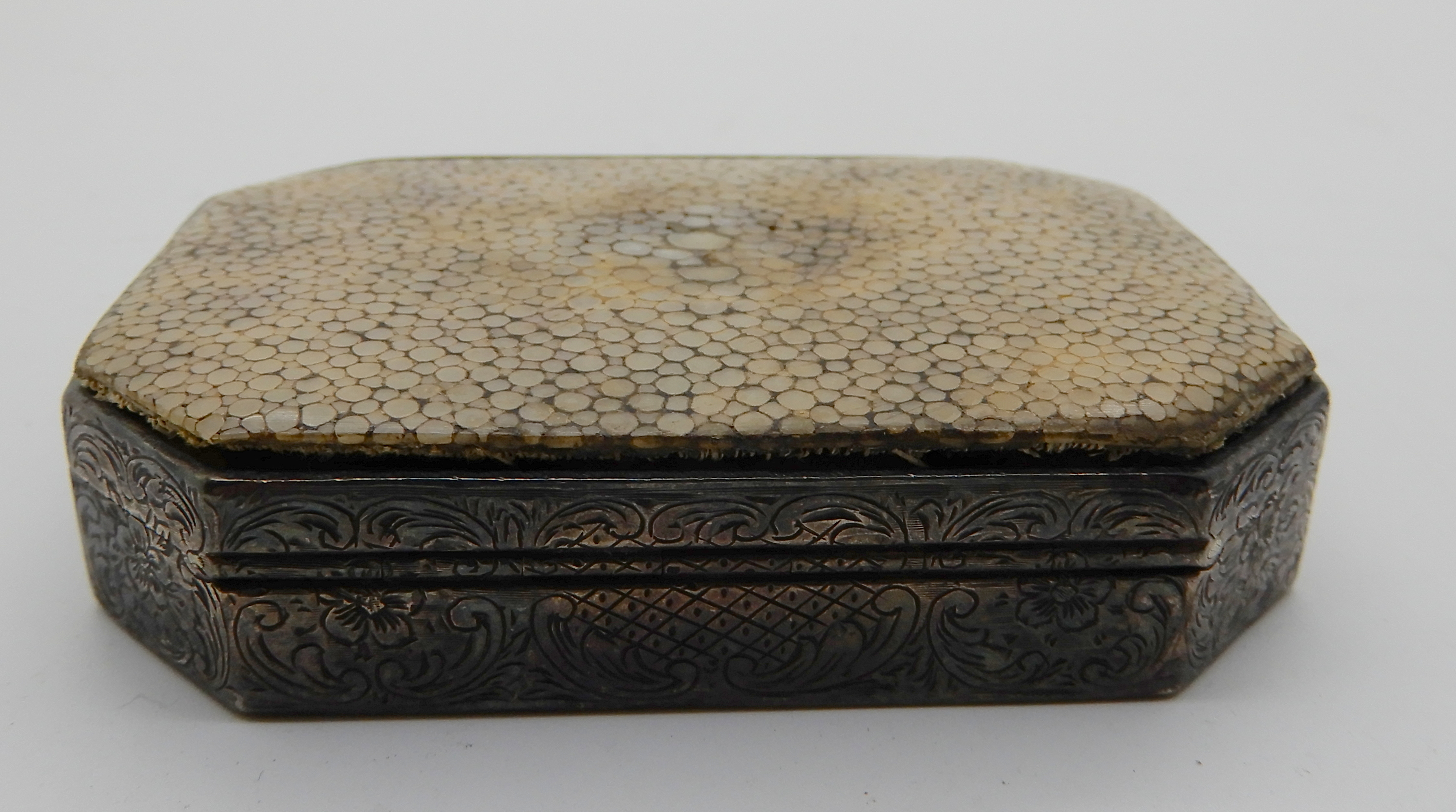 A white metal and shagreen mounted snuff box Condition Report: - Image 3 of 6