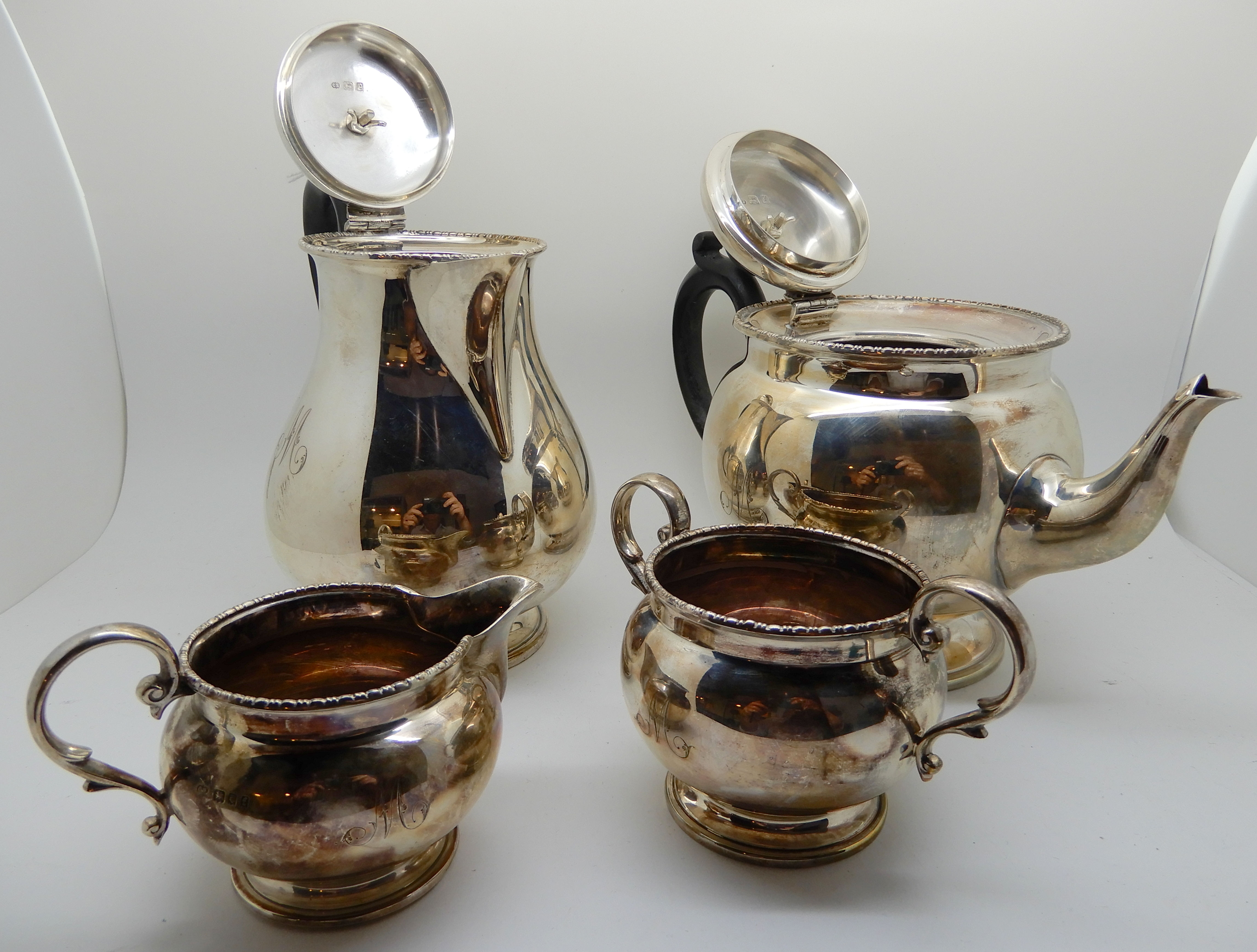 A four-piece silver tea service, London 1902, of baluster shape with gadrooned borders, each piece - Image 4 of 4