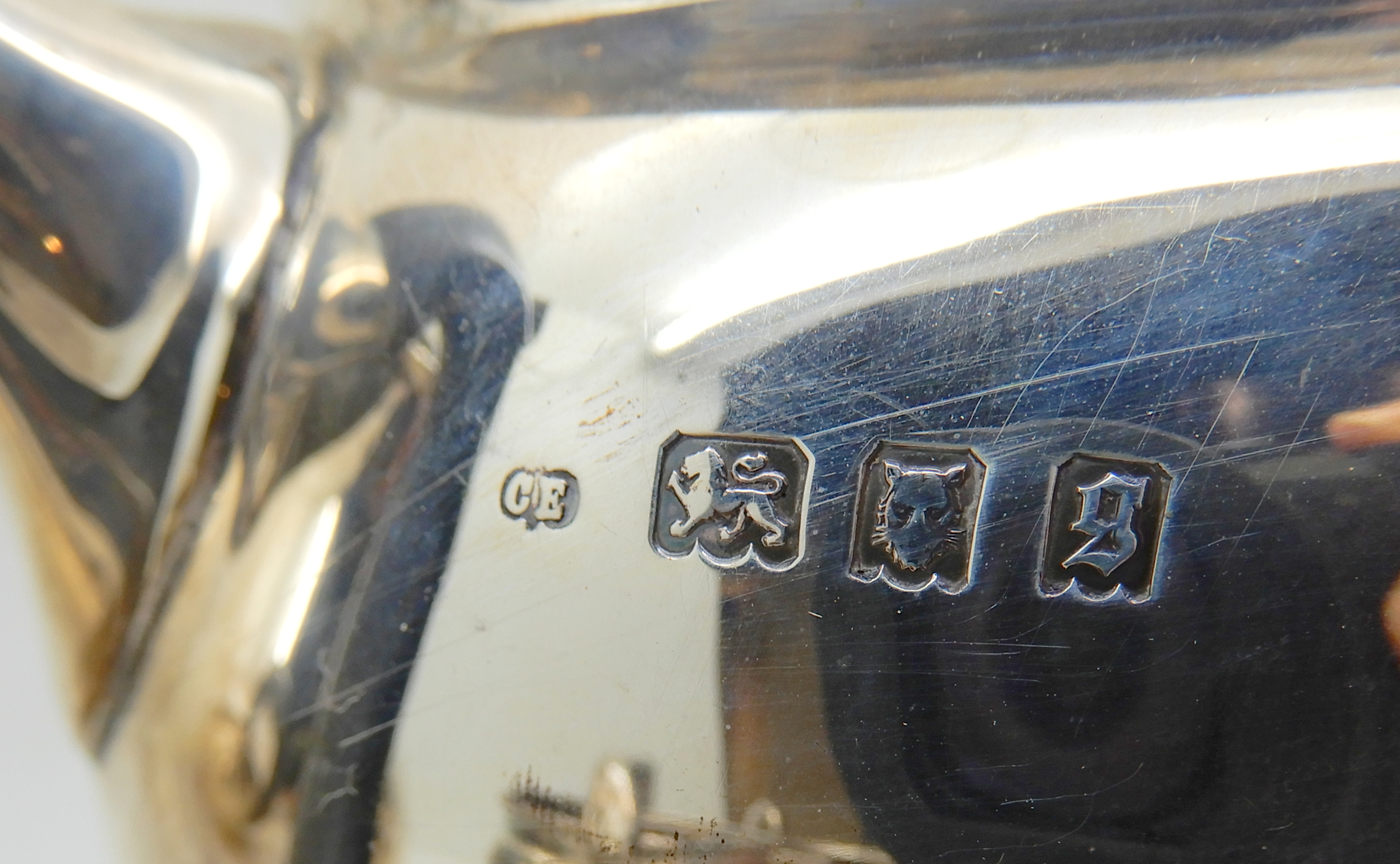 A four-piece silver tea service, London 1902, of baluster shape with gadrooned borders, each piece - Image 3 of 4