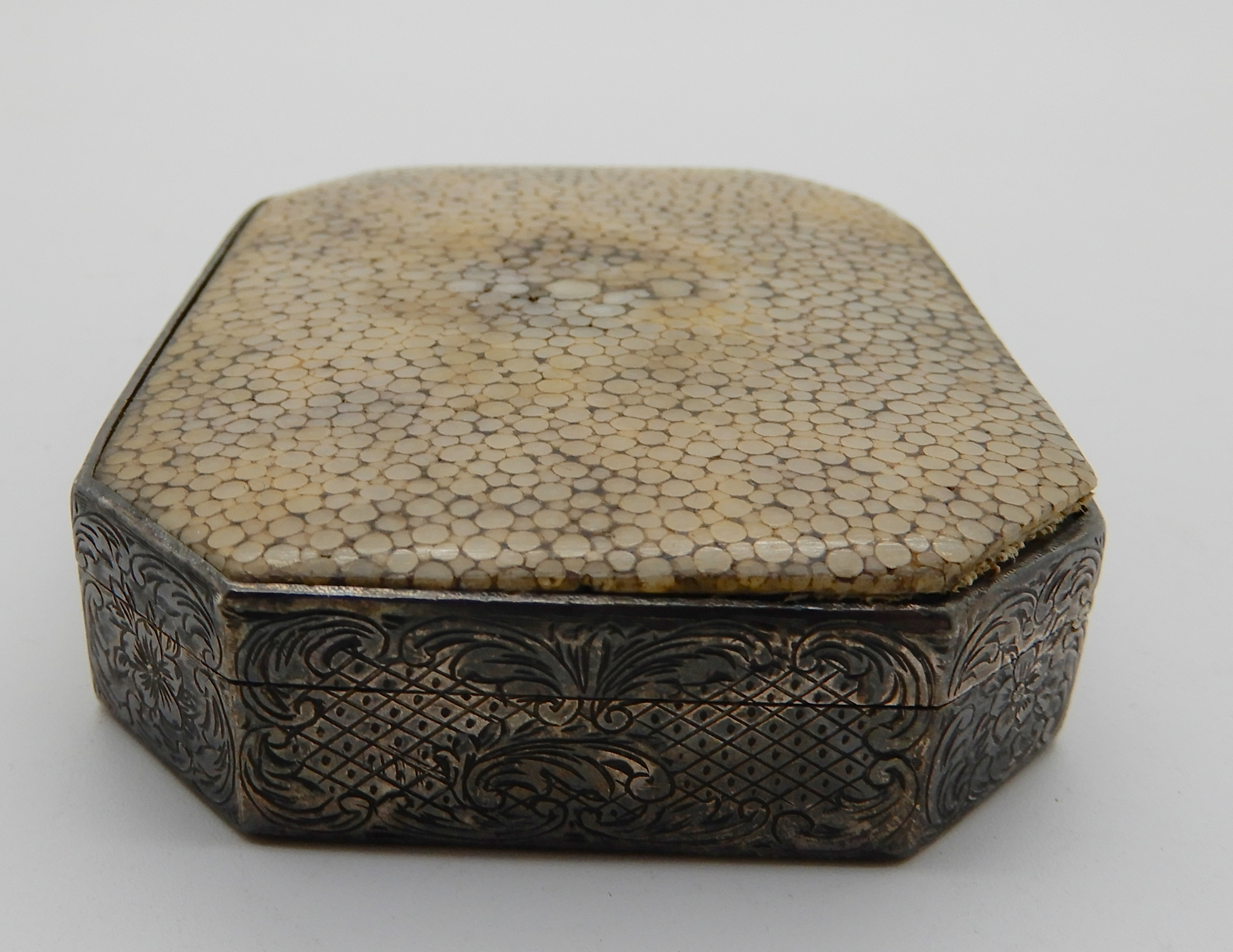 A white metal and shagreen mounted snuff box Condition Report: - Image 4 of 6