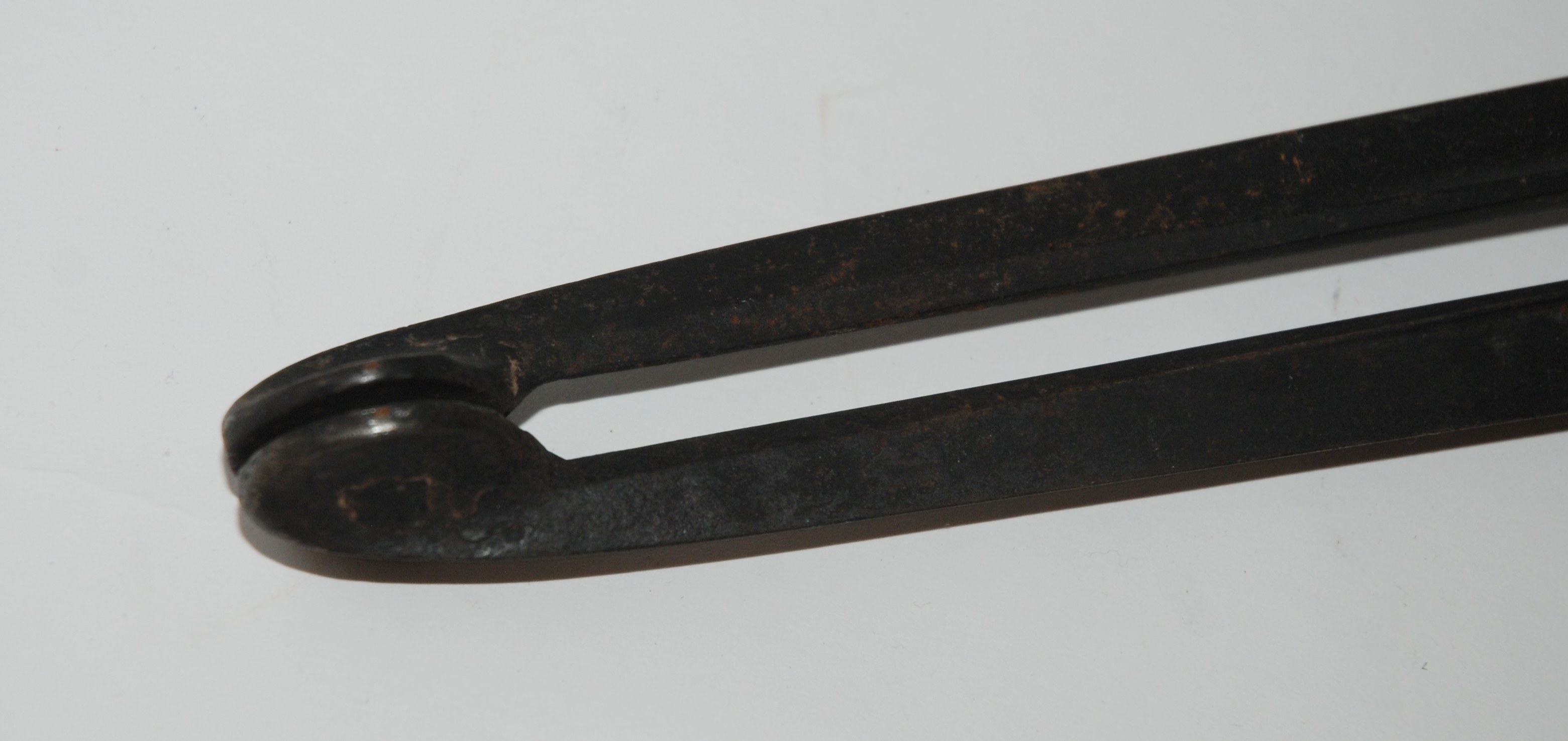 A vintage bayonet converted to fire tongs, 65cm overall Condition Report: Available upon request - Image 2 of 3