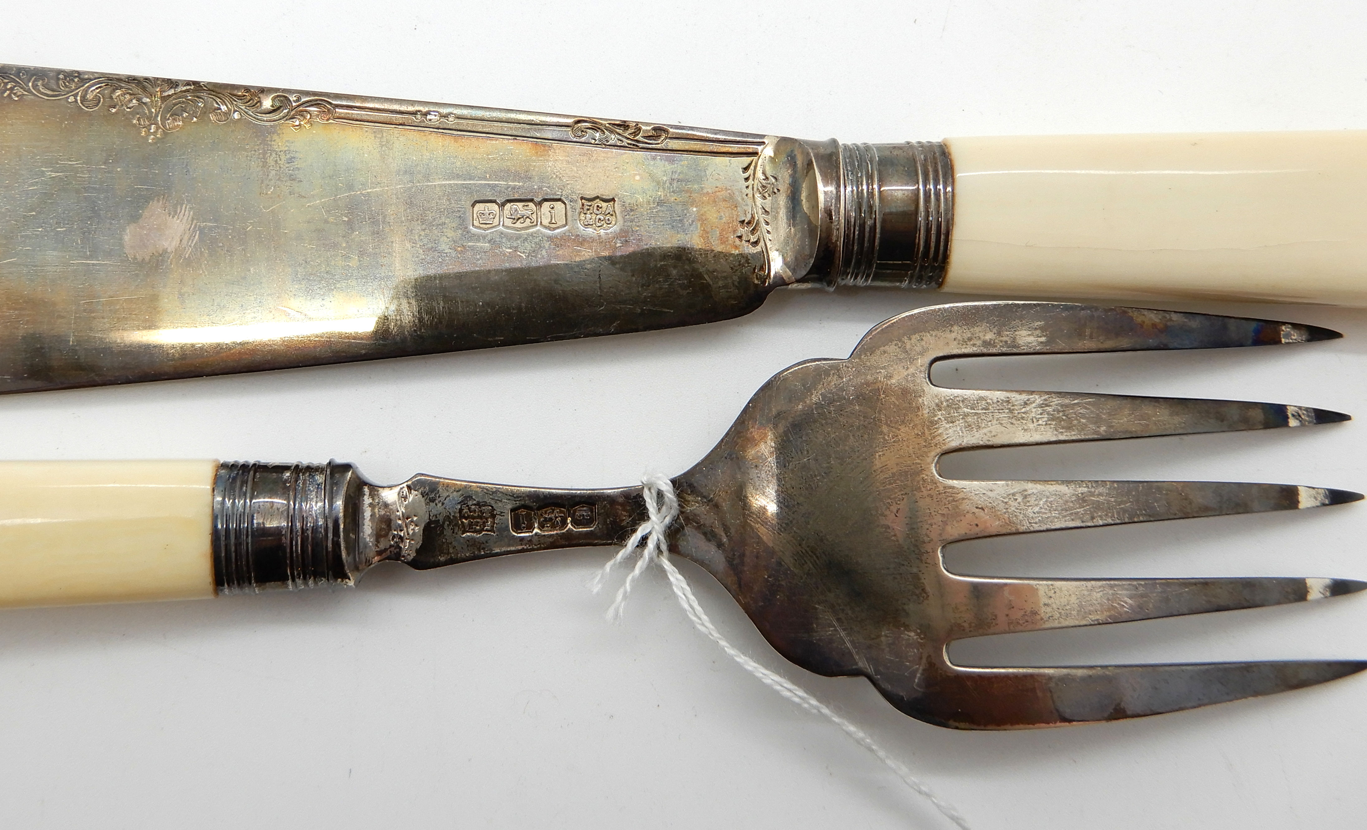 A cased pair of silver and bone handled fish servers, Sheffield 1926 Condition Report: Available - Image 4 of 4