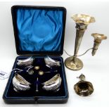 A lot comprising a cased set of four silver salts, Birmingham 1900, and a silver epergne (def)