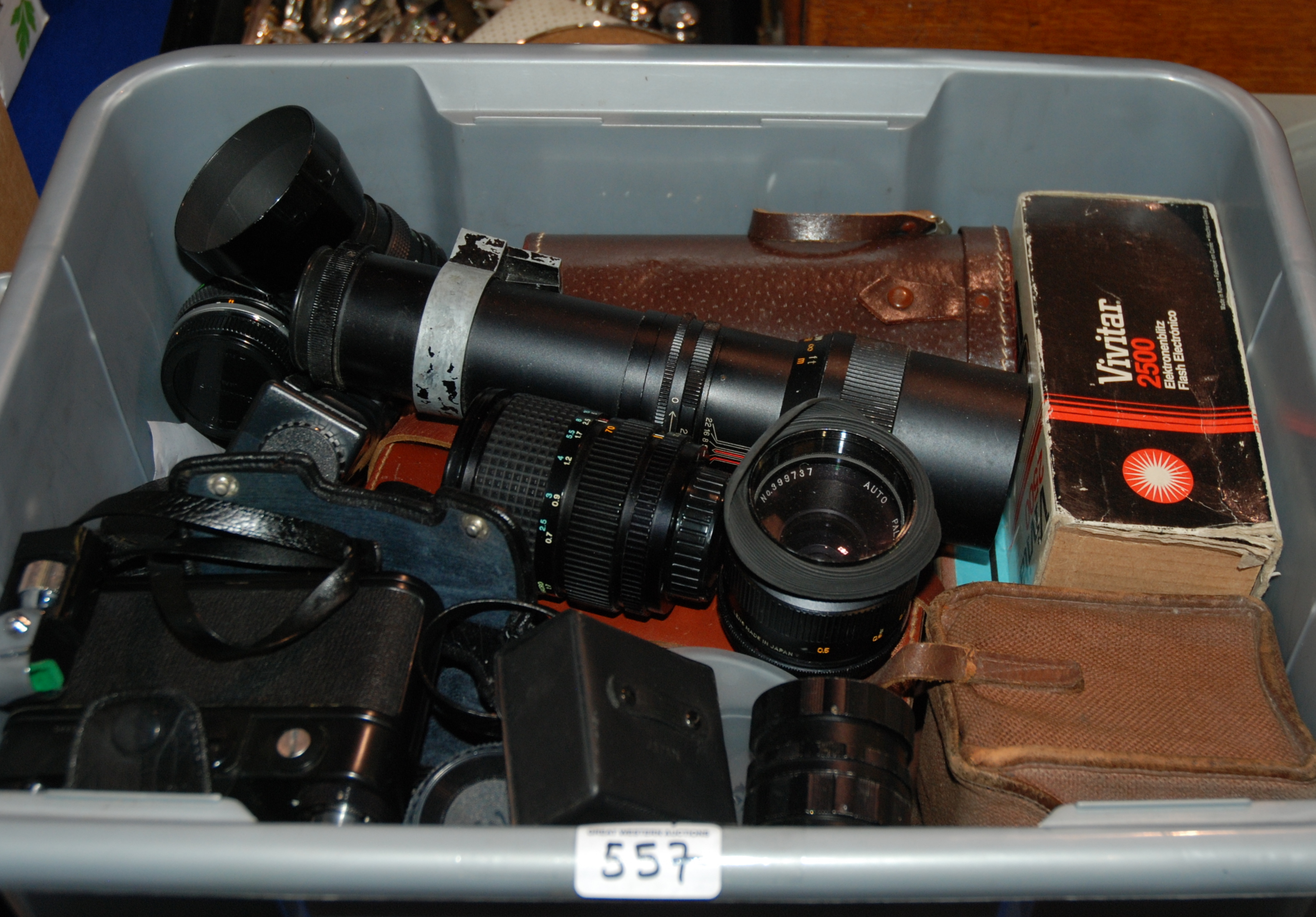 Two boxes of various cameras and accessories and tripod stand Condition Report: Available upon