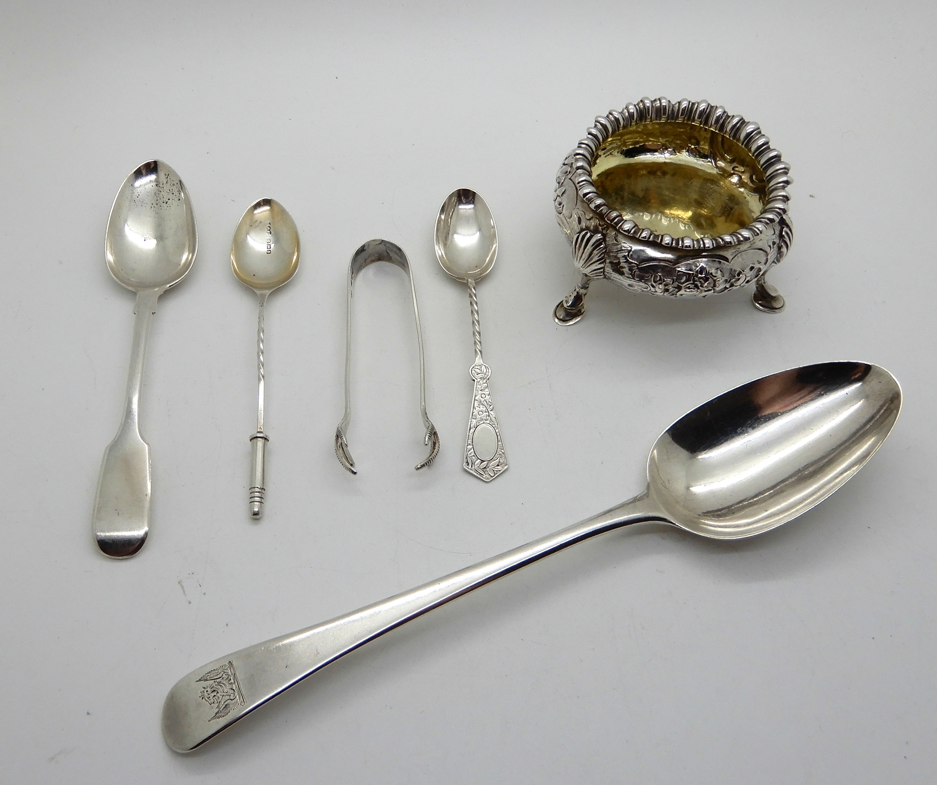 A lot comprising a silver tablespoon, London 1785, a silver salt, London 1846, three silver spoons