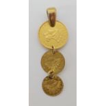 A yellow metal Amercan dollar pendant featuring a 1 Dollar 1/2 Dollar and 1/4 Dollar coins, weight