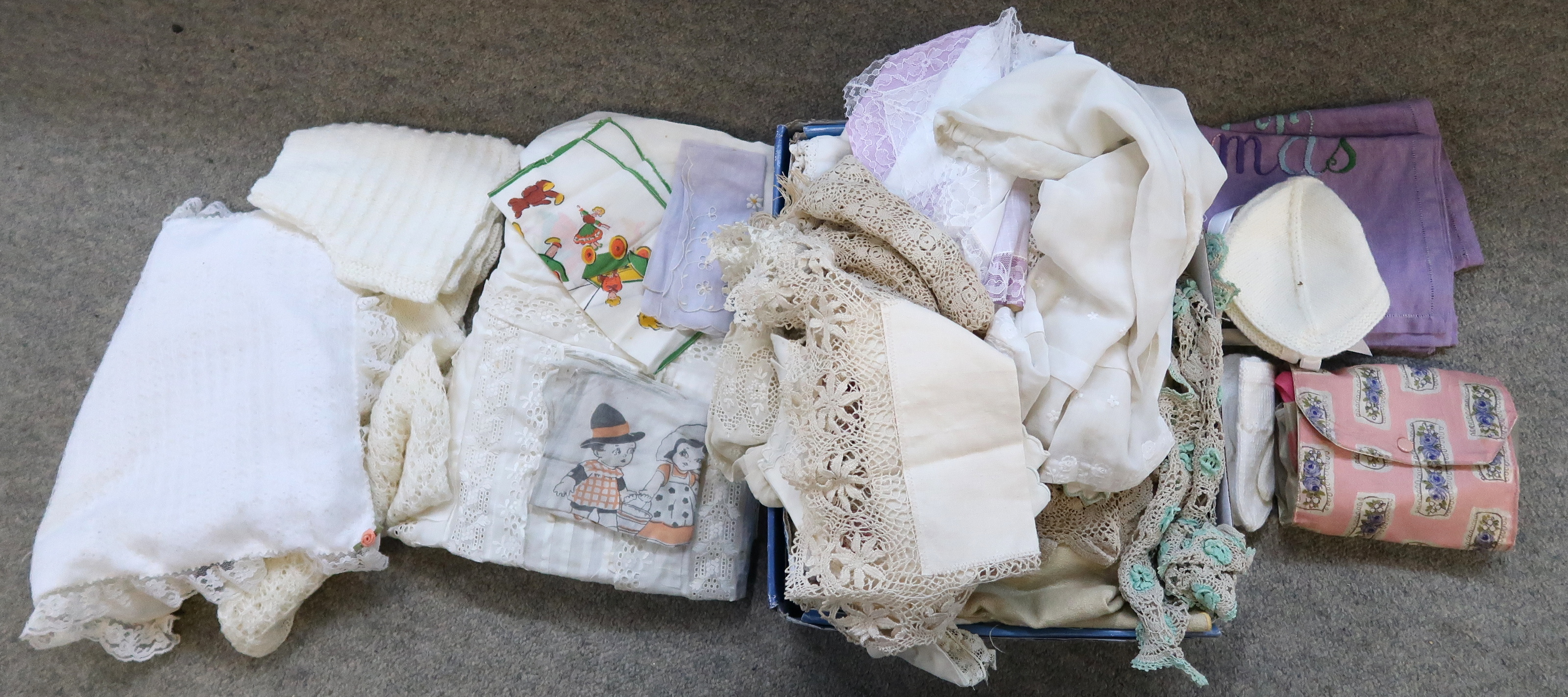 Assorted table linen, cotton garments etc Condition Report: No condition report available for this