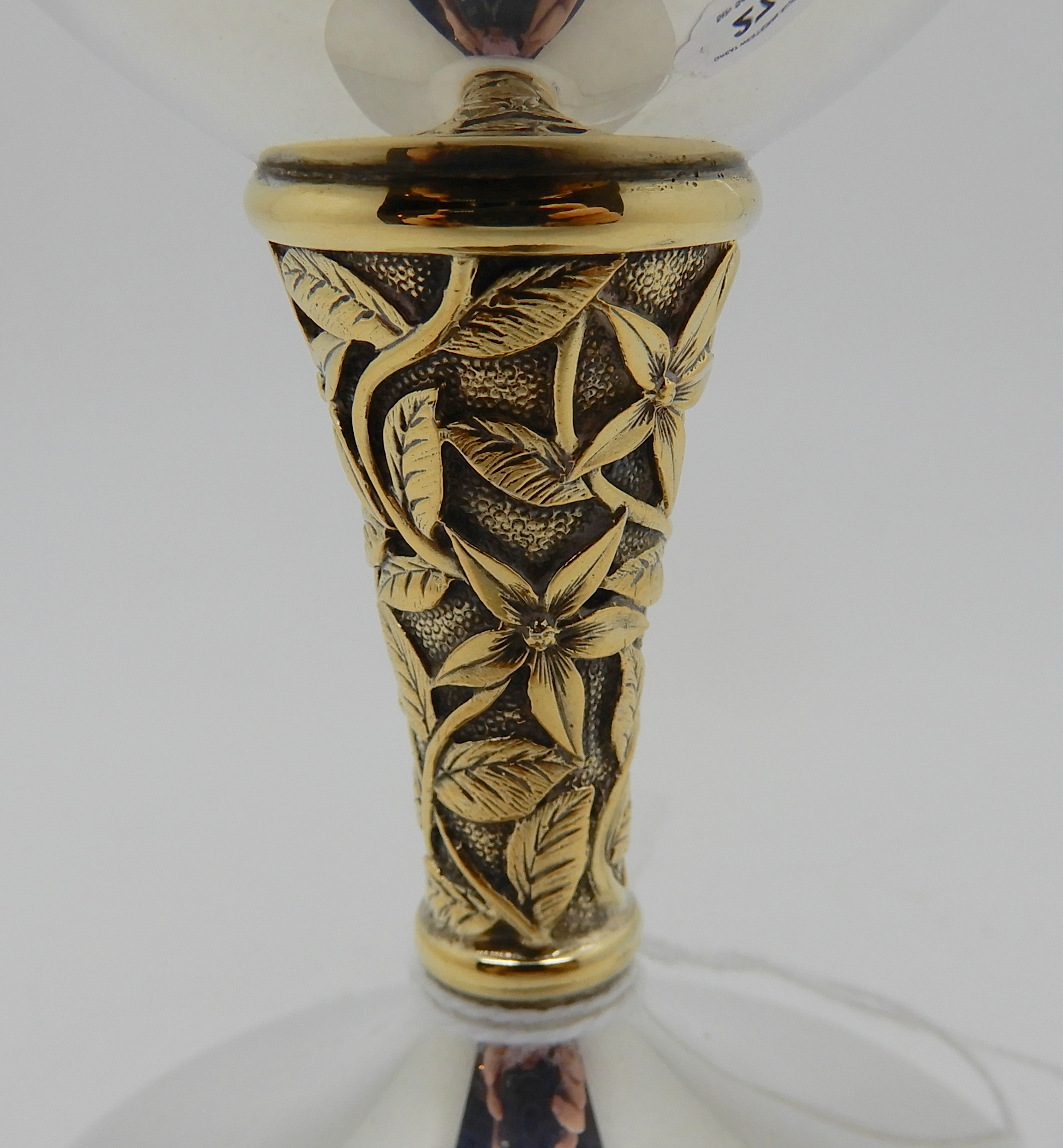 A silver goblet, London 1975, the stem with flowerhead and tendril decoration, 15cm high, 226gms - Image 2 of 3