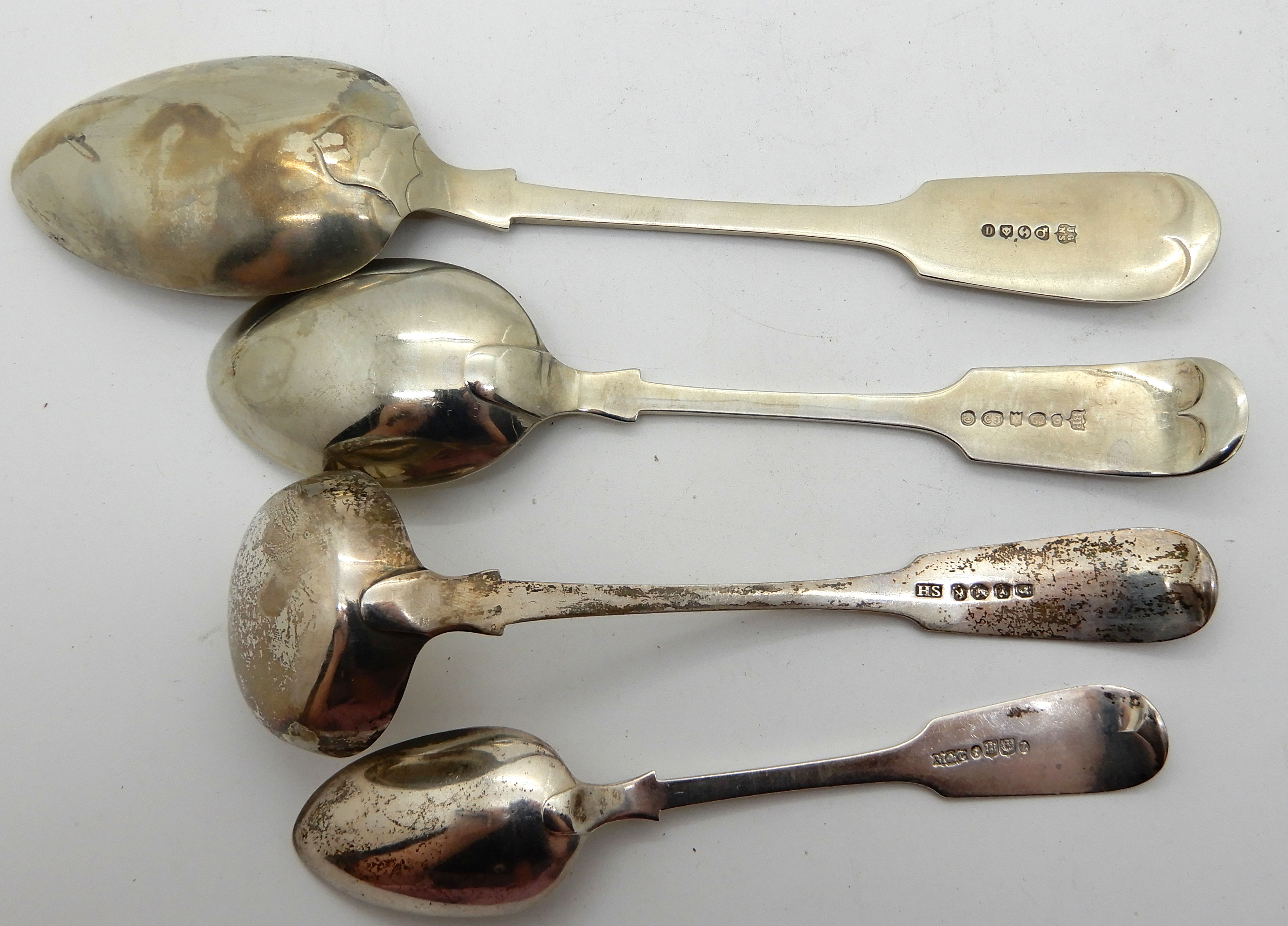 A lot comprising eleven silver teaspoons, Glasgow 1844 (224gms), a quantity of EP spoons, five - Image 4 of 4