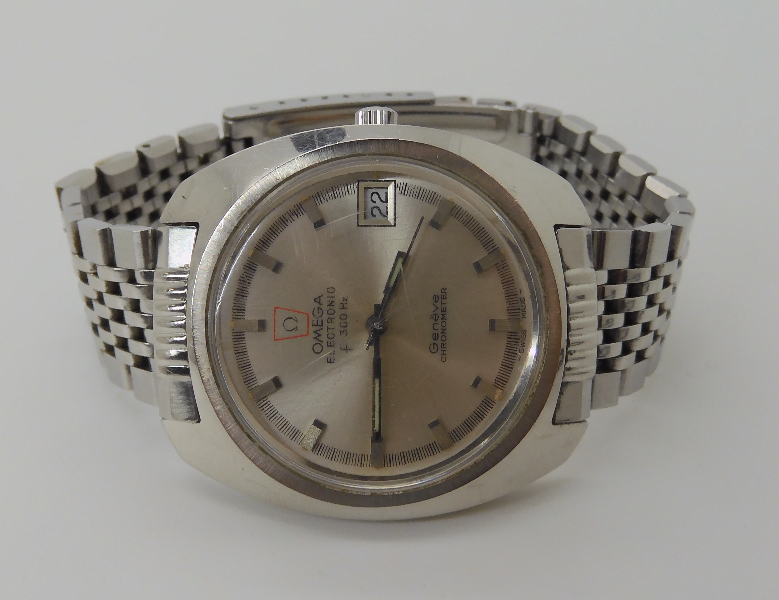 A gents stainless steel Omega Electronic F300Hz Geneve Chronometer Condition Report: Available - Image 3 of 5