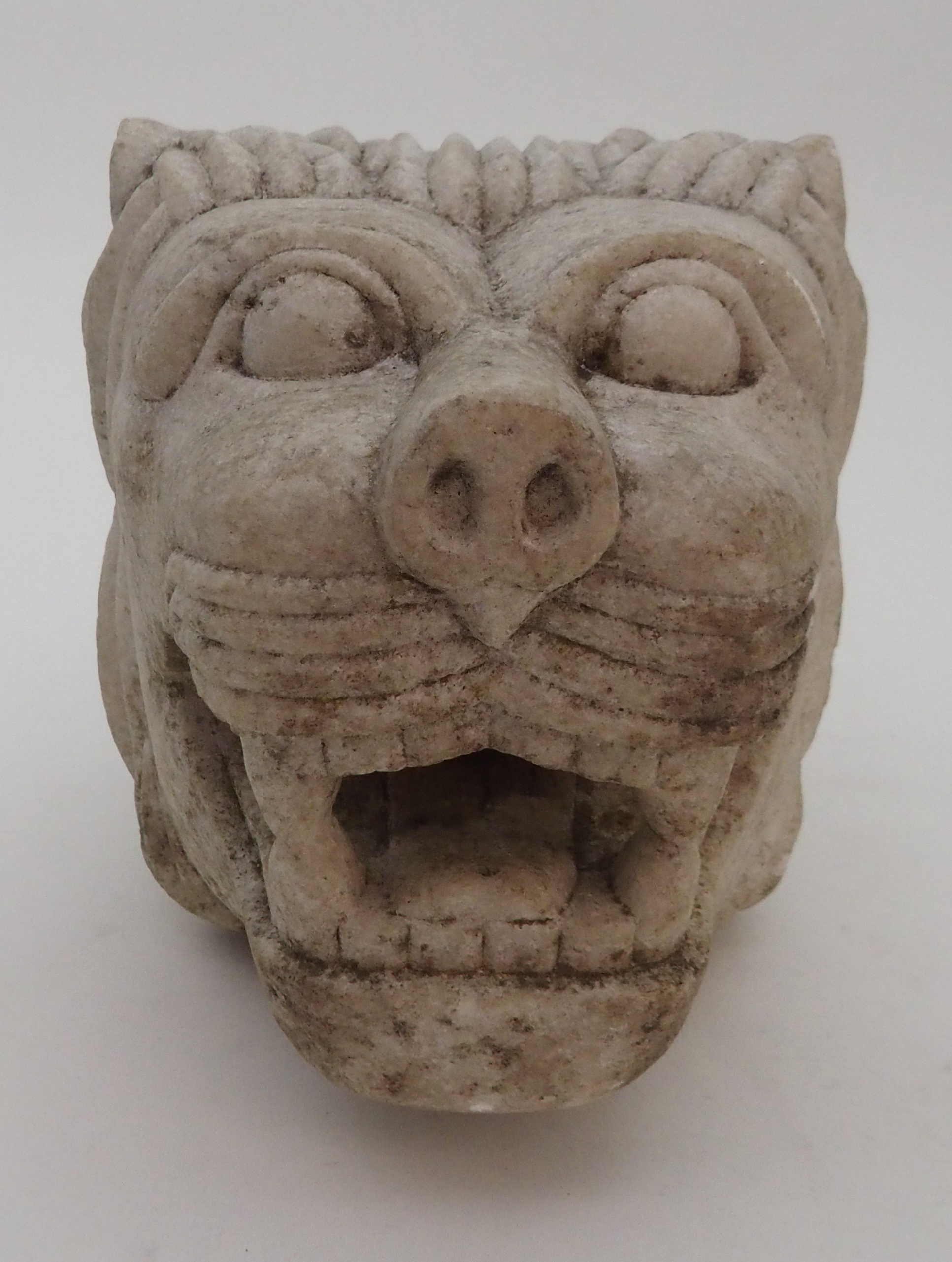 AN INDIAN WHITE MARBLE FOUNTAIN HEAD carved as a snarling lion, 20.5cm high, 16.5cm wide and 29cm - Image 2 of 7