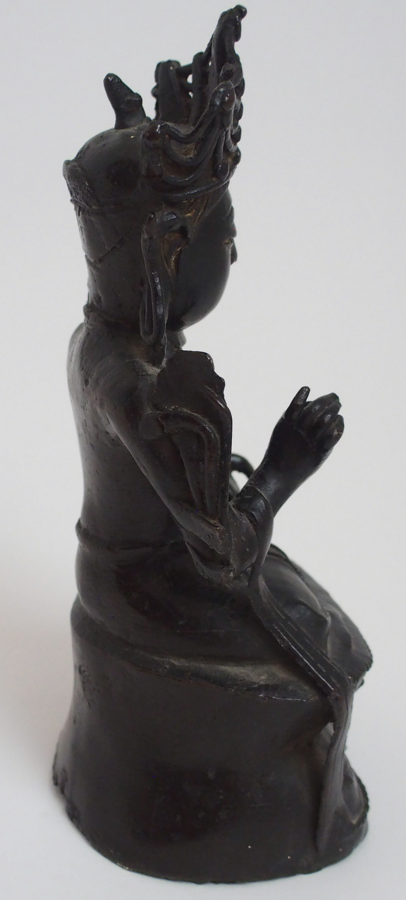 A CHINESE BRONZE BUDDHAVISTA seated on a lotus throne with hands in symbolic pose, 20cm high - Image 5 of 8