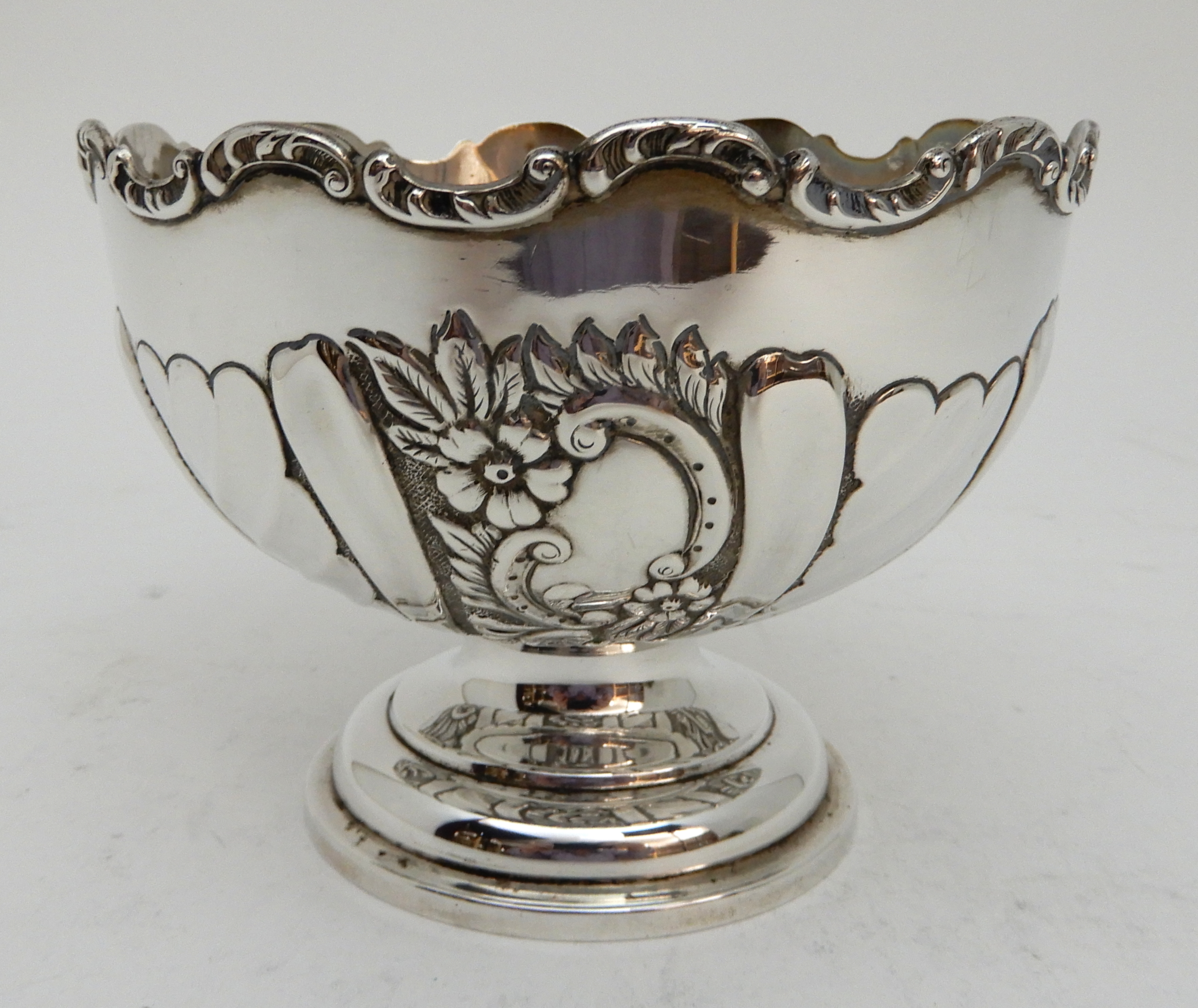 A SILVER ROSEBOWL by James Deakin & Sons (John & William F Deakin), rubbed London marks, of circular - Image 2 of 5