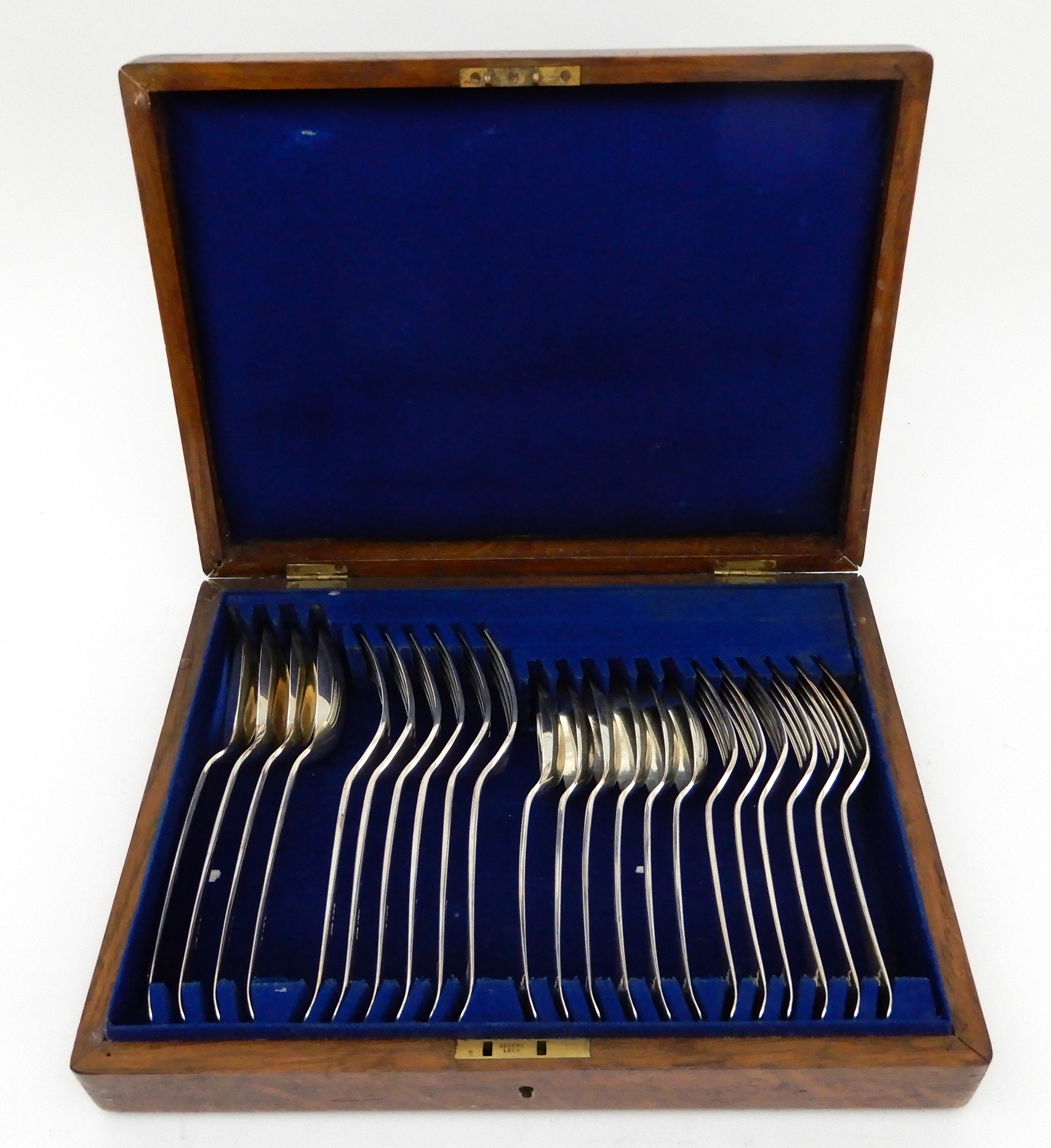 A CASED SET OF SILVER CUTLERY by James Dixon & Sons, Sheffield 1897, comprising for tablespoons, six - Image 2 of 6