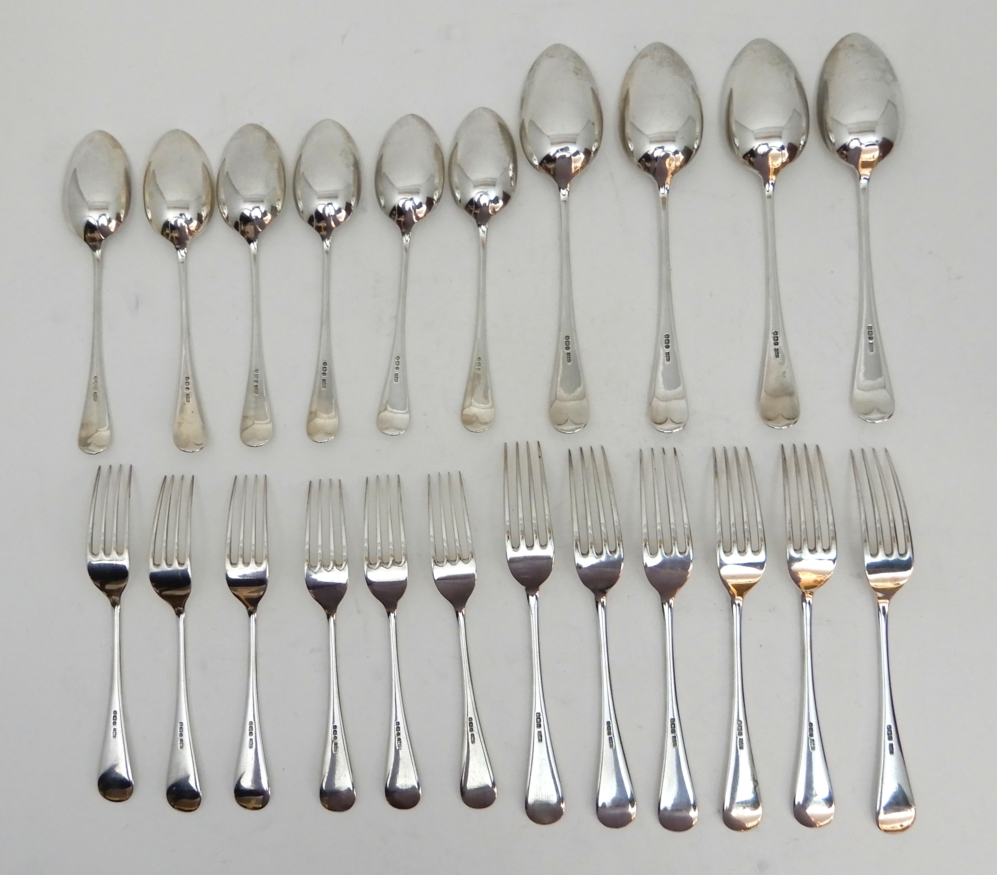 A CASED SET OF SILVER CUTLERY by James Dixon & Sons, Sheffield 1897, comprising for tablespoons, six - Image 3 of 6