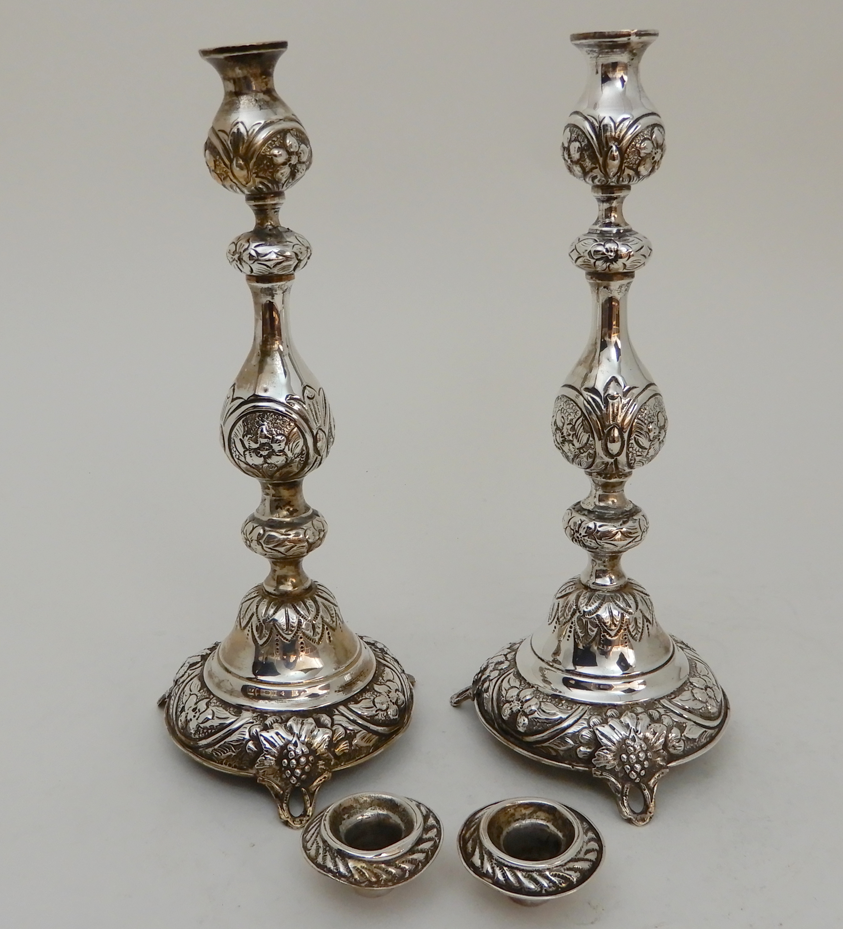 A PAIR OF GEORGE V SILVER CANDLESTICKS by John Round & Son Limited, London 1913, the removable - Image 6 of 9