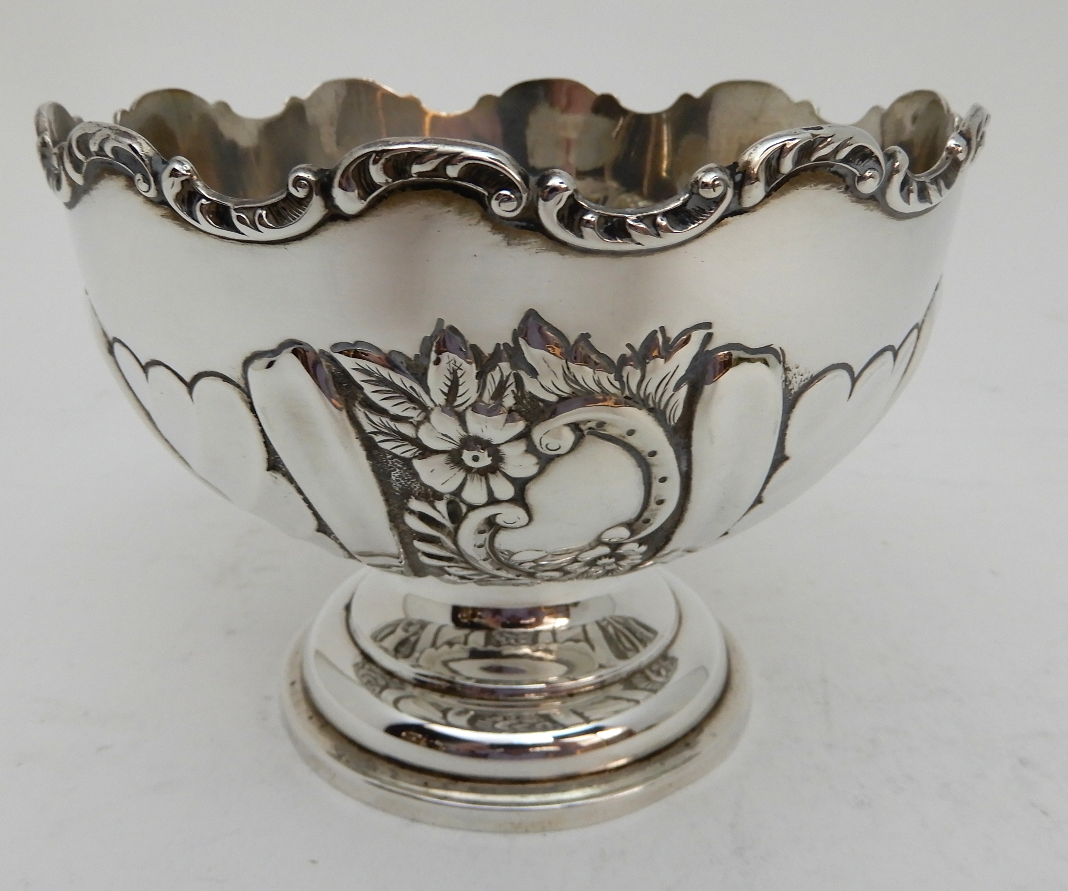 A SILVER ROSEBOWL by James Deakin & Sons (John & William F Deakin), rubbed London marks, of circular - Image 3 of 5