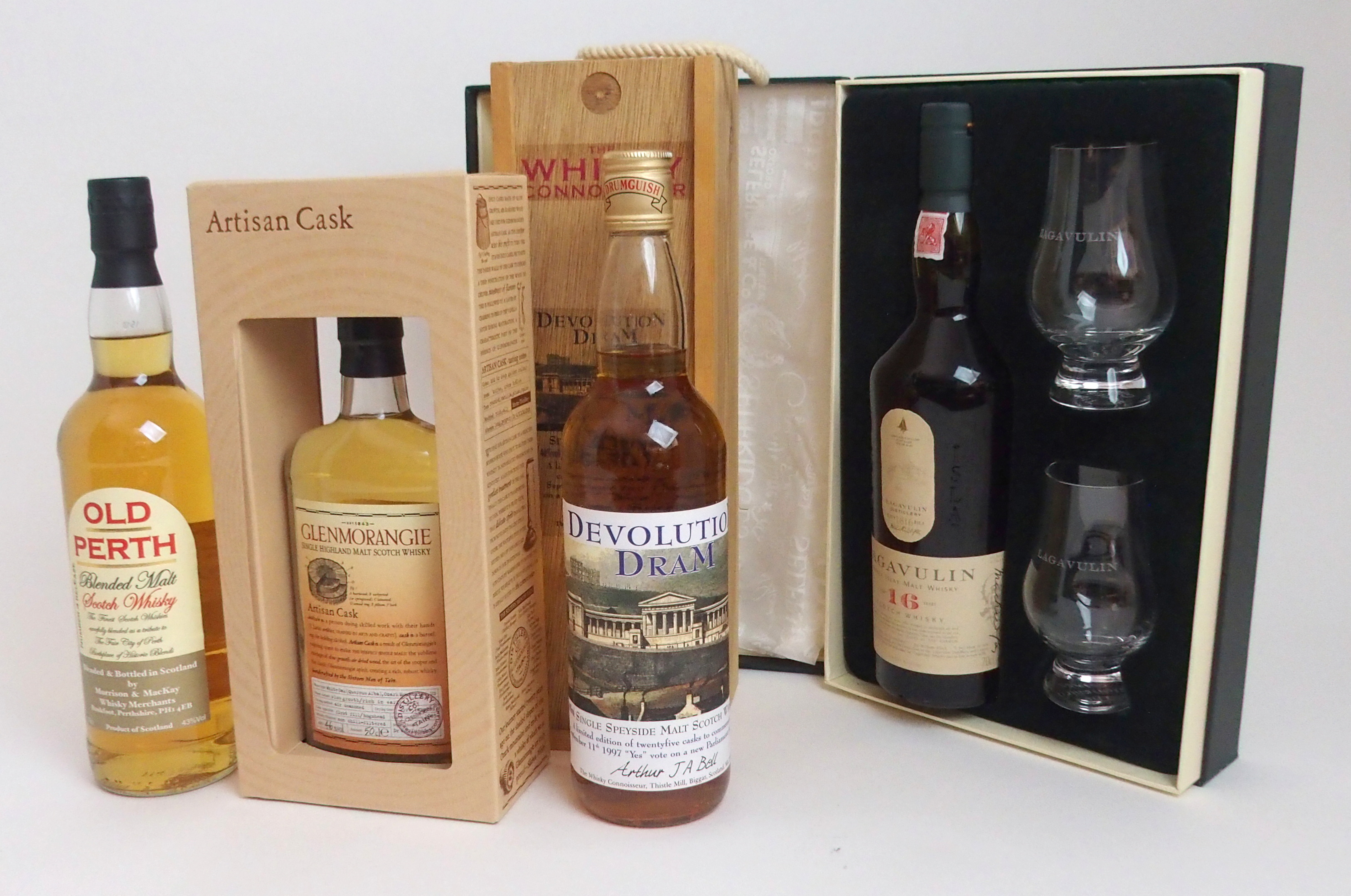A COLLECTION TWELVE BOTTLES OF MALT WHISKY including Lagavulin 16 year old in presentation case with