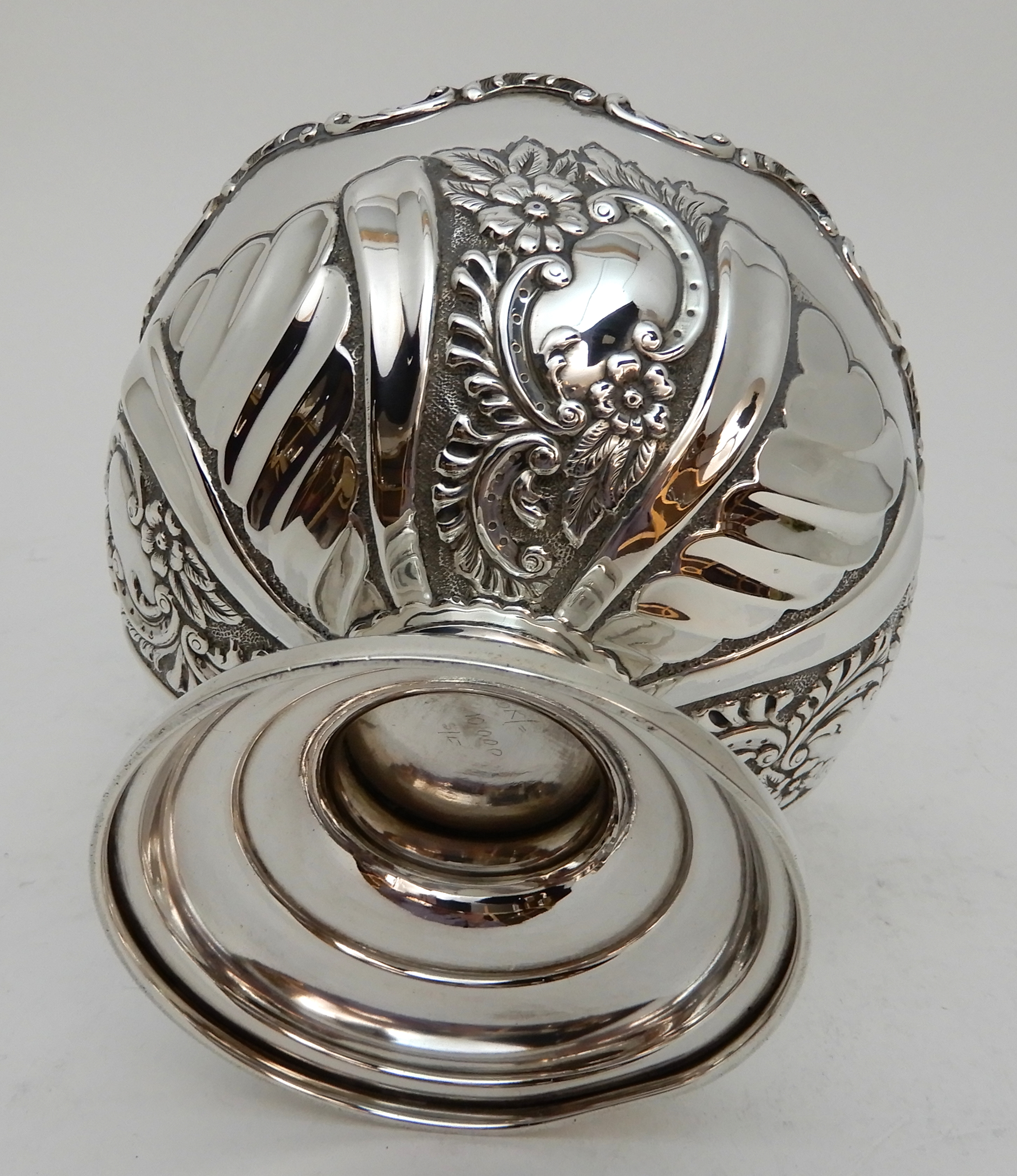 A SILVER ROSEBOWL by James Deakin & Sons (John & William F Deakin), rubbed London marks, of circular - Image 4 of 5