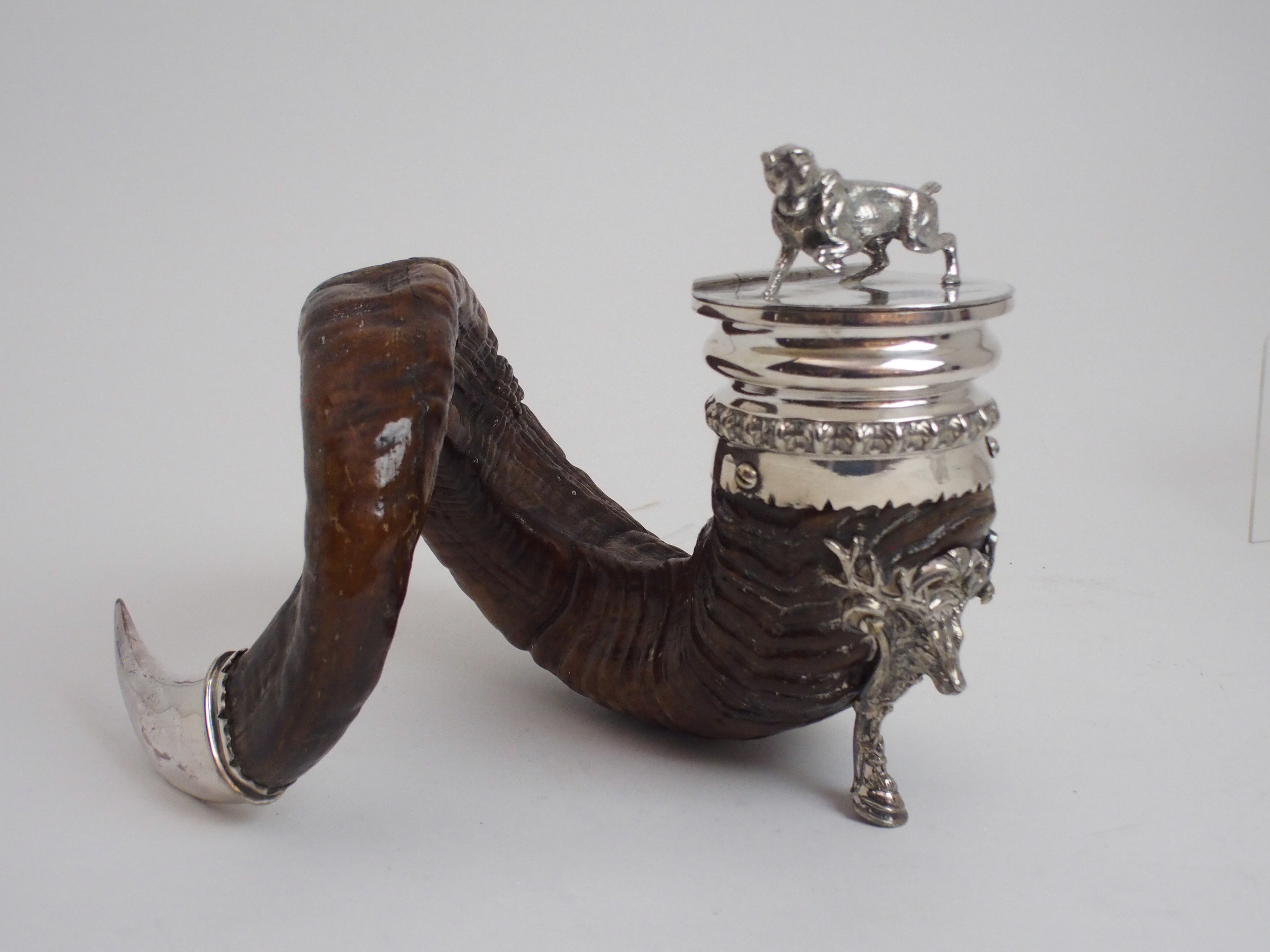 A RAM'S HORN AND SILVER PLATE MOUNTED CENTREPIECE SNUFF MULL by Walker and Hall, The hinged cover