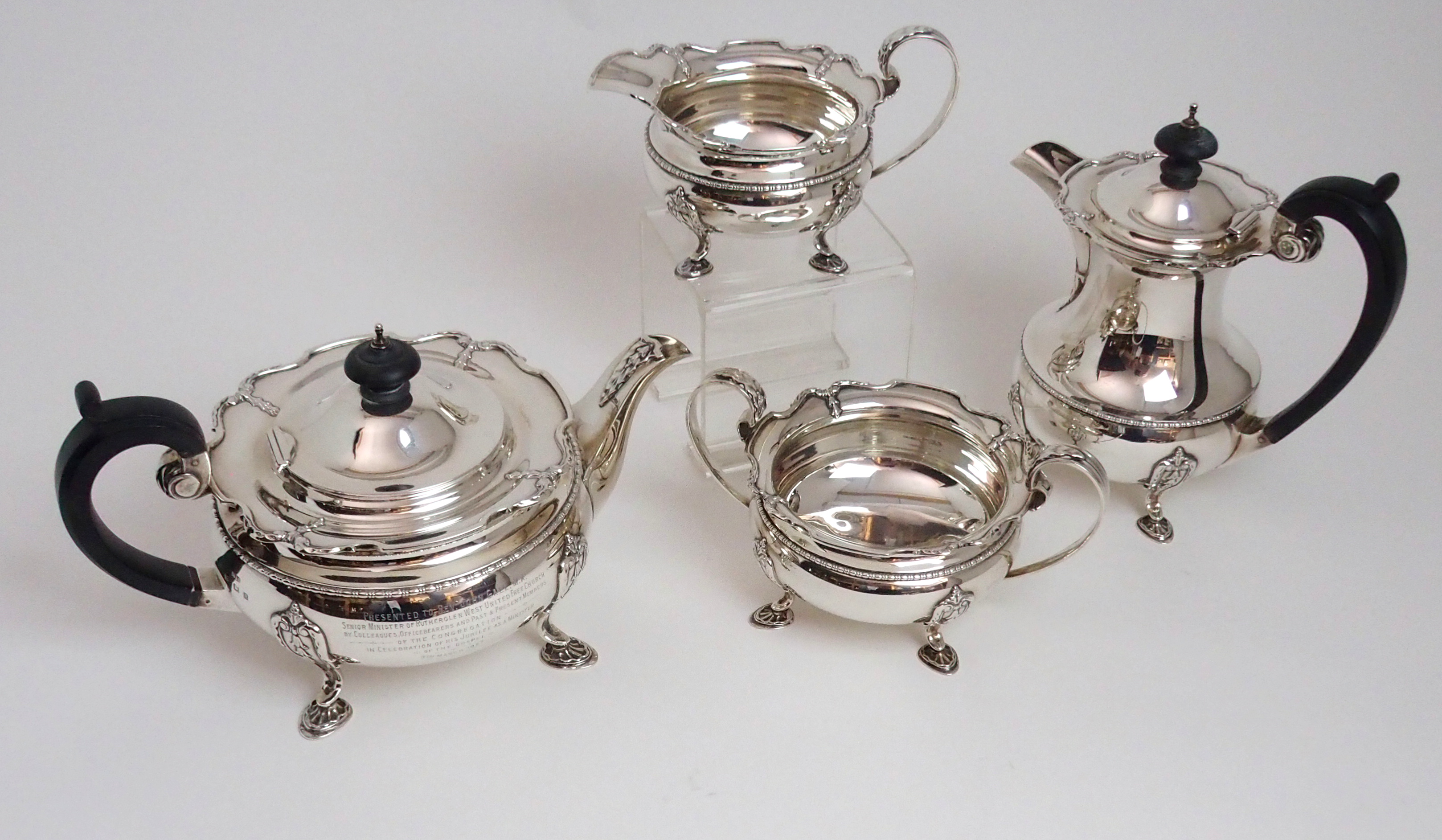 A FOUR PIECE SILVER TEA SERVICE by Docker & Burns Limited, Birmingham 1926, of globular form with - Image 12 of 15