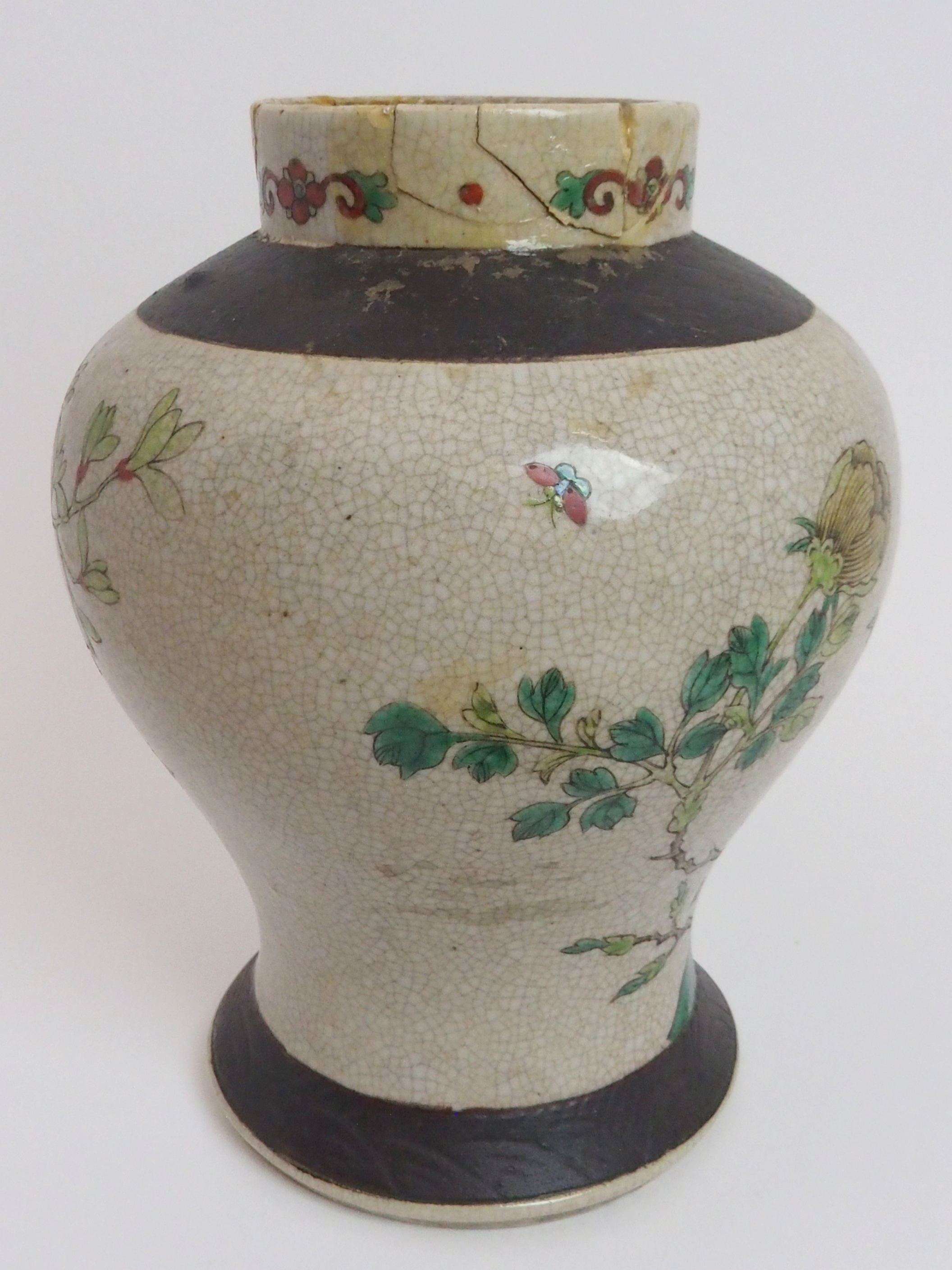 A CHINESE FAMILLE ROSE CRACKLEWARE JAR AND COVER painted with birds amongst foliage issuing from - Image 6 of 10