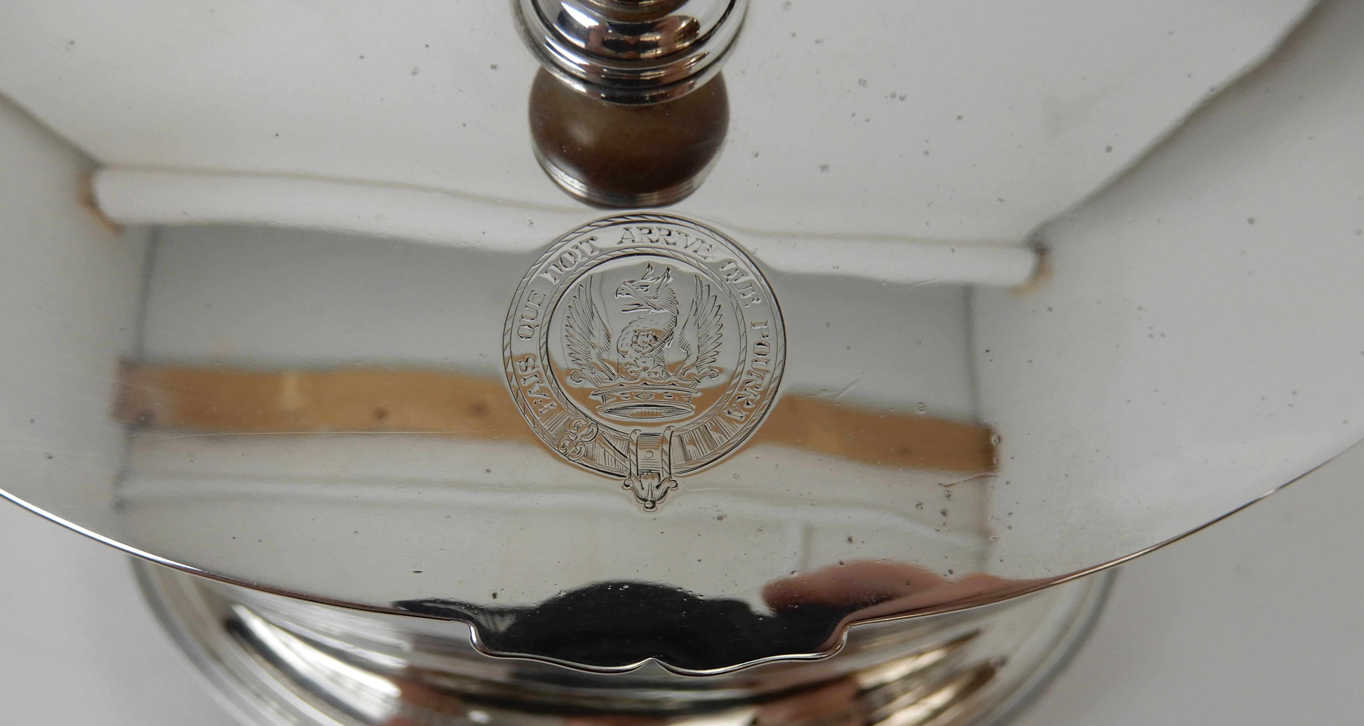 A SILVER BISCUIT BARREL maker's marks C & S Co. Limited, London 1927, of plain oval form, the hinged - Image 7 of 7