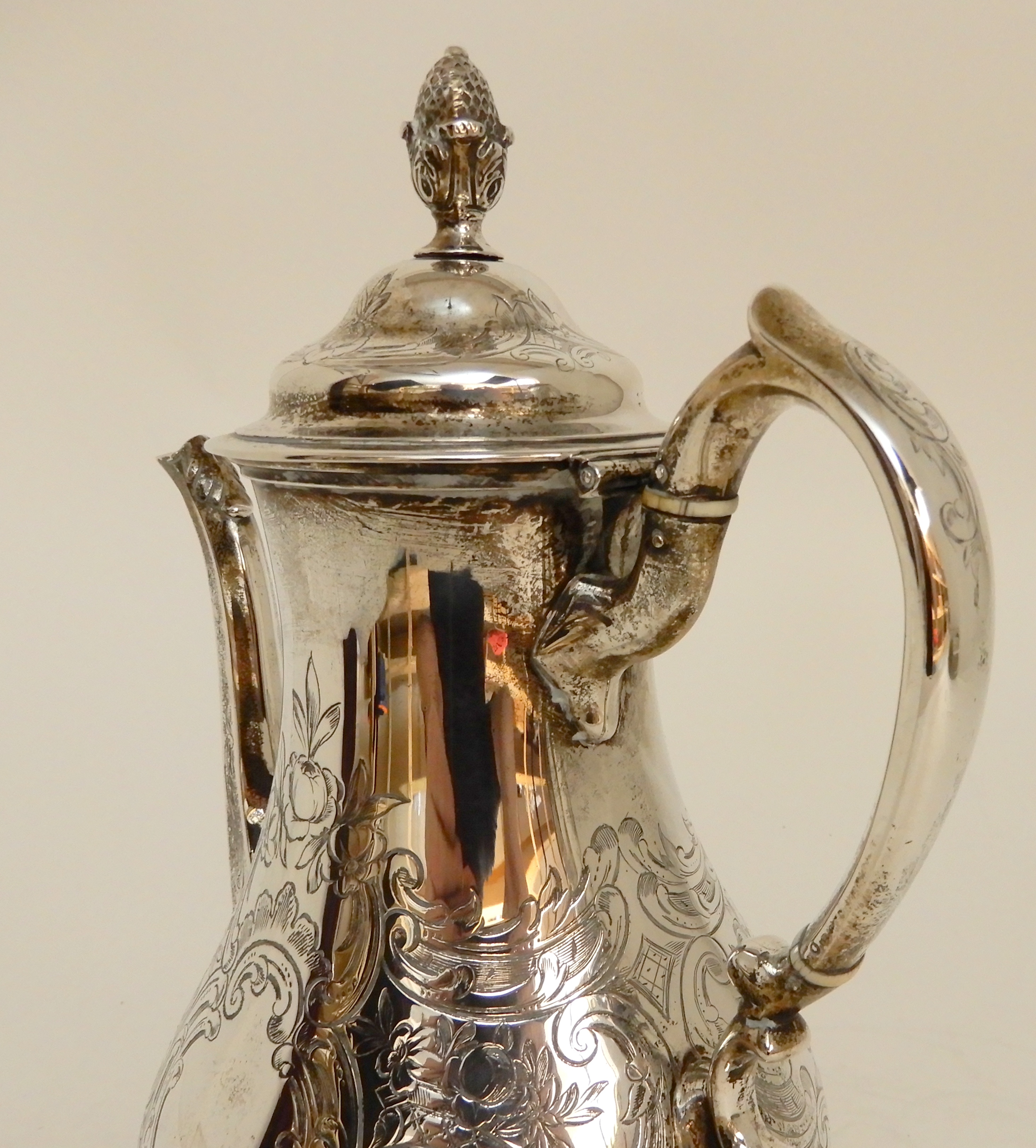 A VICTORIAN SILVER COFFEE POT probably by William Hunter, London 1842, of baluster shape with - Image 5 of 6