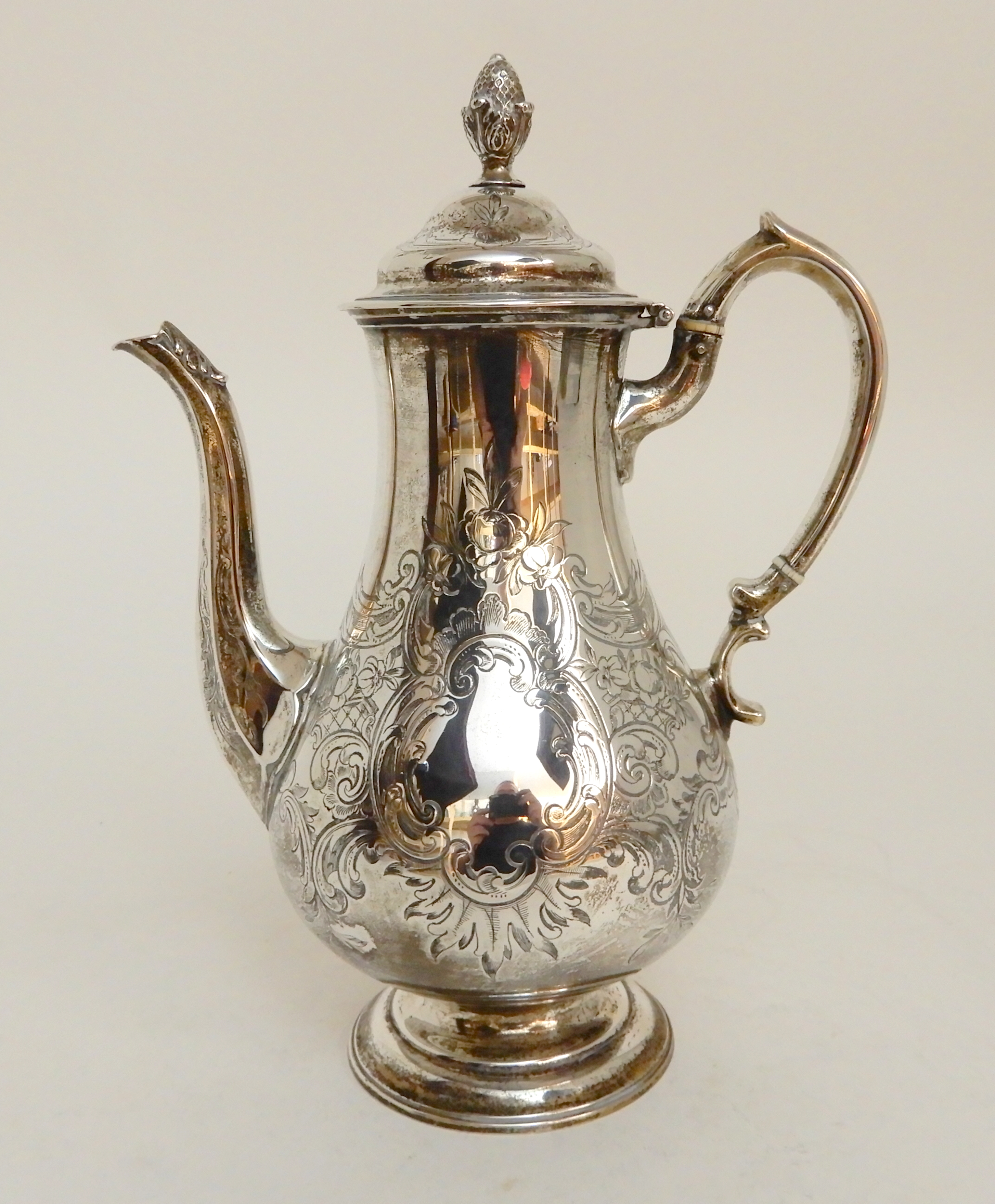 A VICTORIAN SILVER COFFEE POT probably by William Hunter, London 1842, of baluster shape with - Image 4 of 6