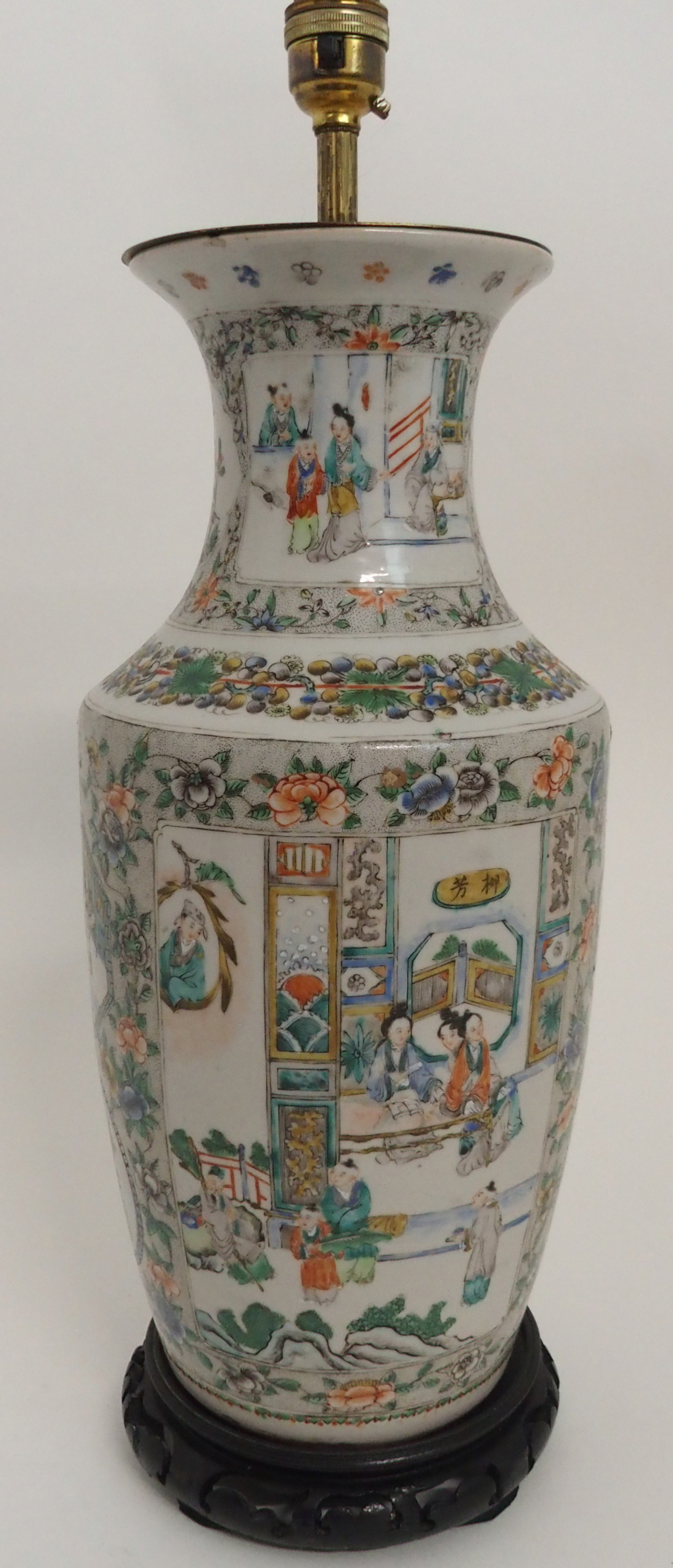 A CHINESE FAMILLE VERTE BALUSTER VASE painted with panels of courtiers in garden palaces within - Image 2 of 8