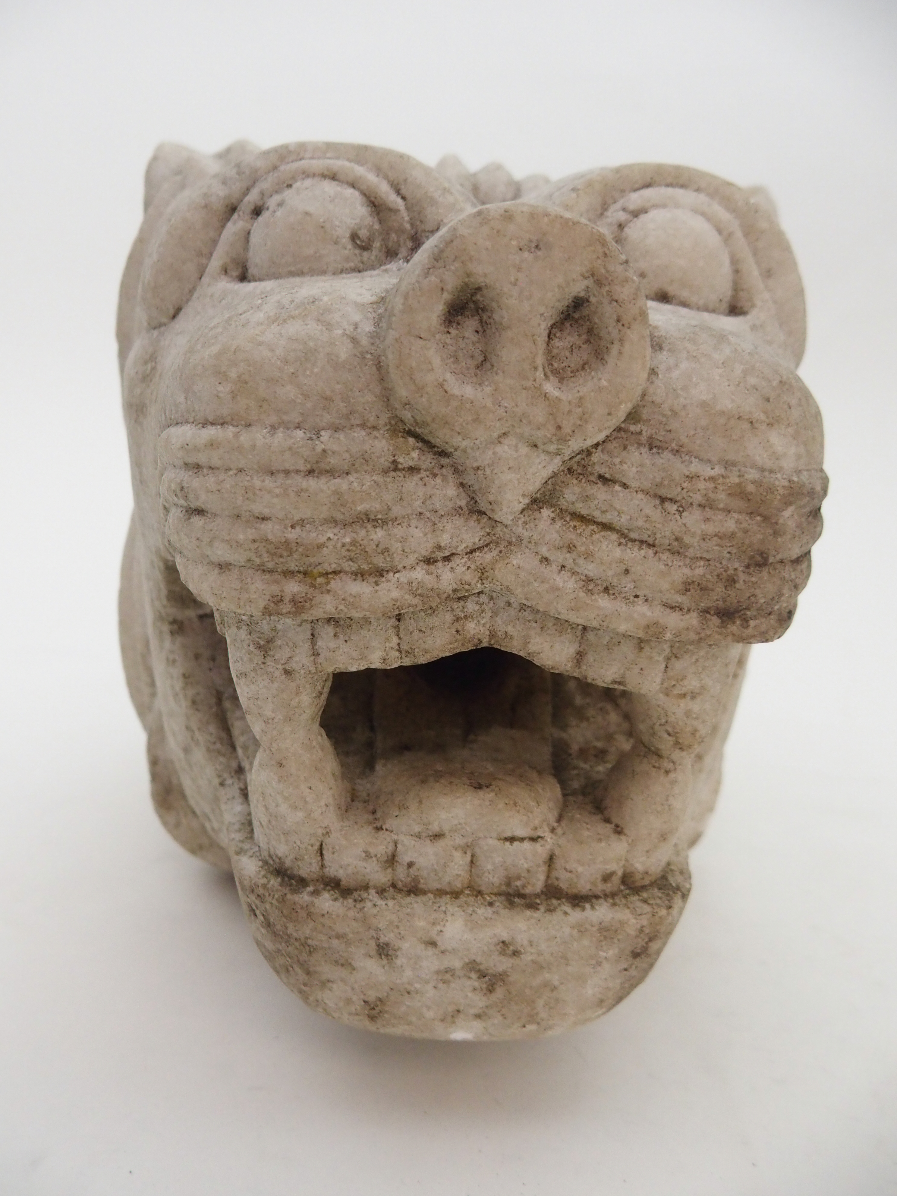 AN INDIAN WHITE MARBLE FOUNTAIN HEAD carved as a snarling lion, 20.5cm high, 16.5cm wide and 29cm - Image 6 of 7