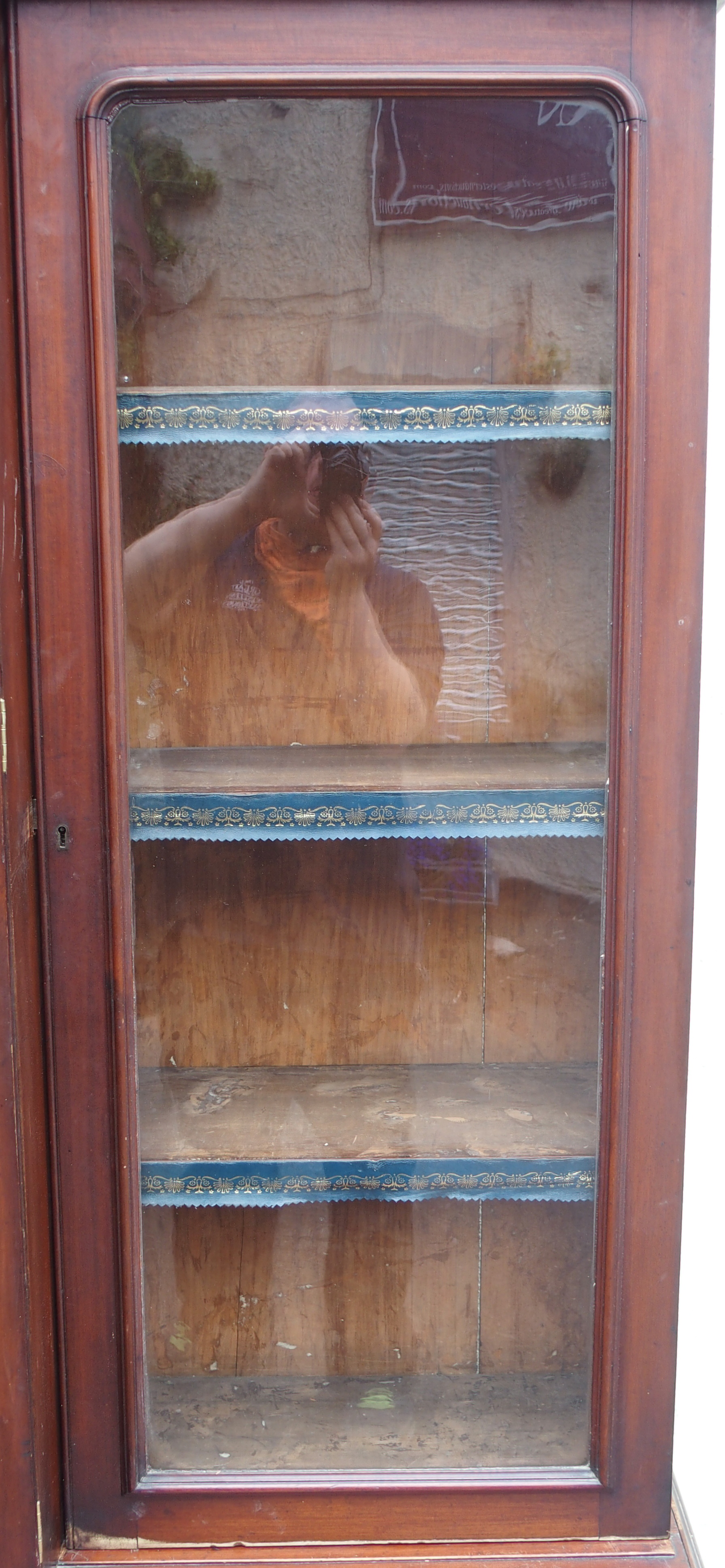 A VICTORIAN MAHOGANY BREAK FRONT BOOKCASE, with four glazed doors over a base with four doors, 231cm - Image 6 of 15