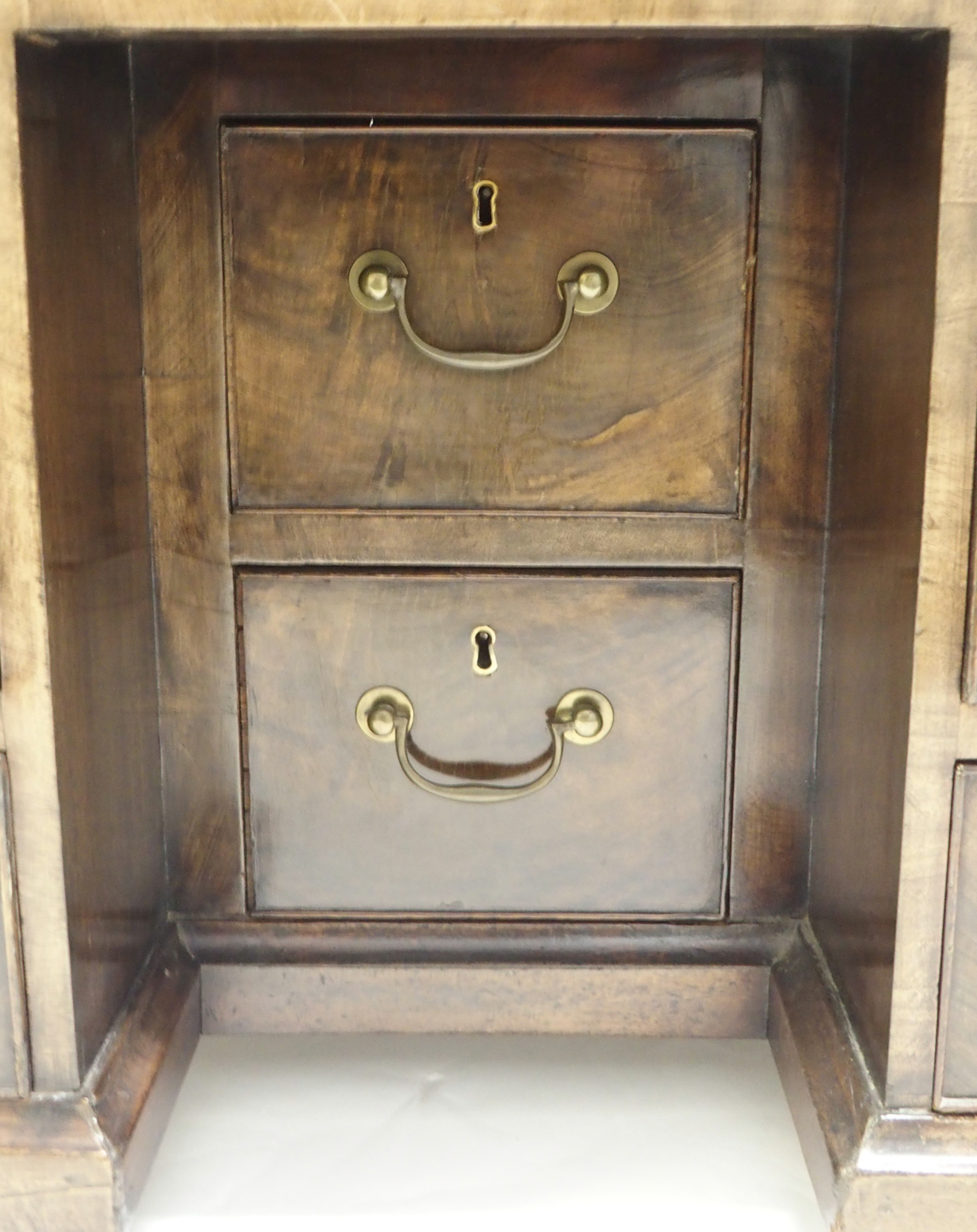 A GEORGE III STYLE MAHOGANY KNEEHOLE DESK with deep drawer above a shallow drawer and flanked by two - Image 3 of 8