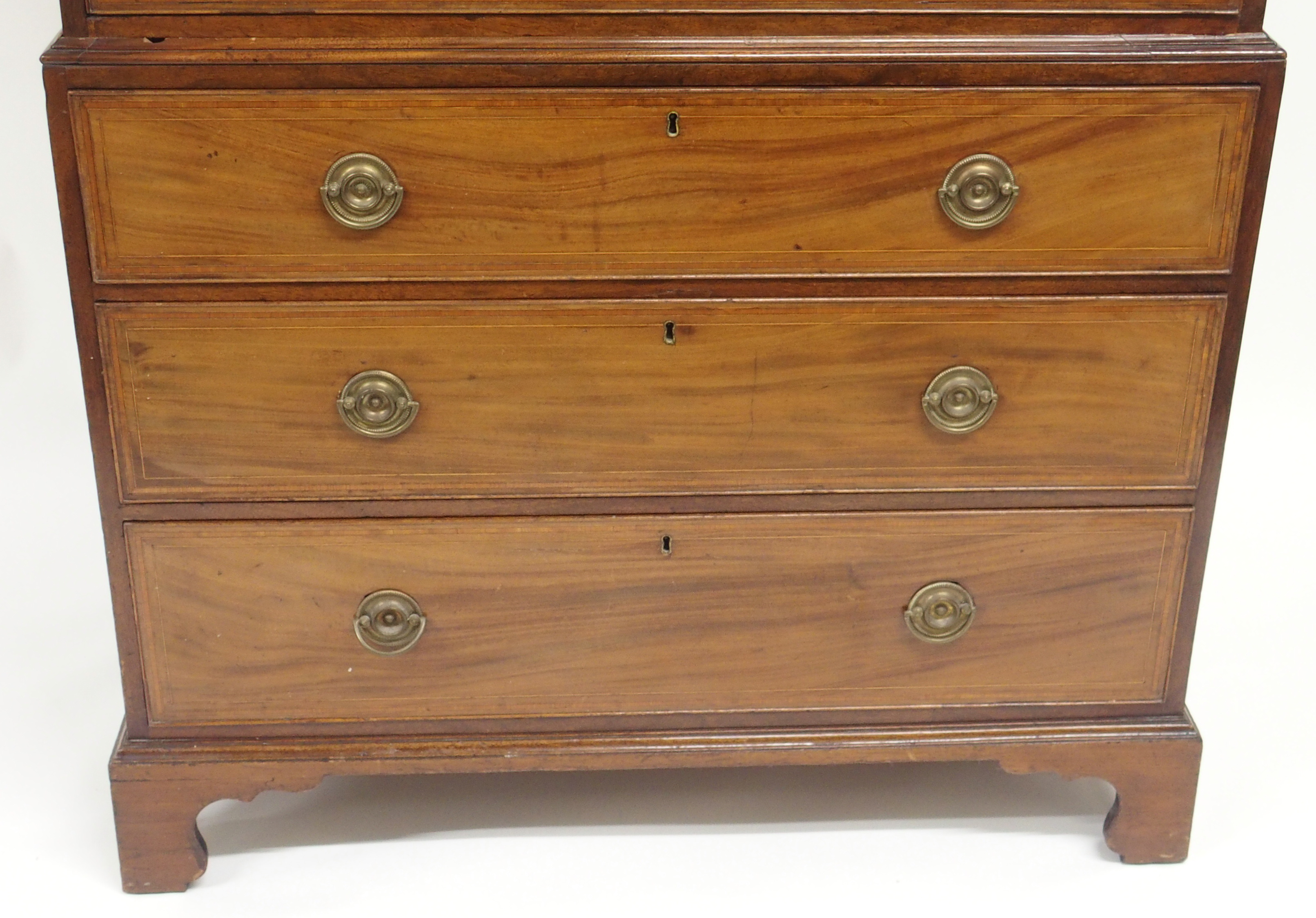 A MAHOGANY AND SATINWOOD CROSS BANDED CHEST ON CHEST with two over three graduating drawers on three - Image 3 of 7