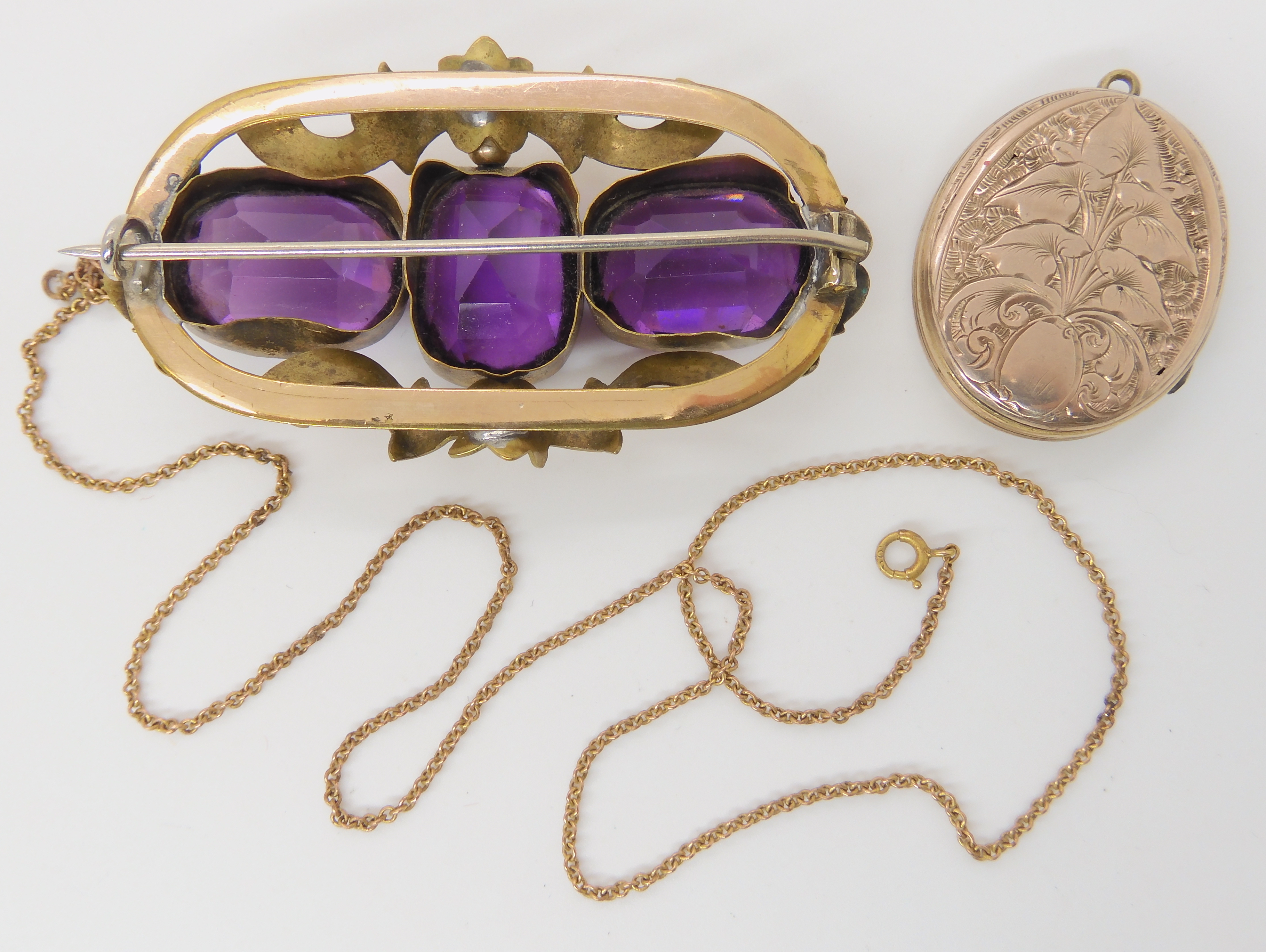 A yellow metal and enamel 'Forget me not' locket (af), a gold plated purple gem set brooch etc - Image 2 of 4