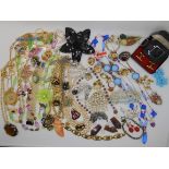 An agate drop necklace, items by Exquisite, a large swan brooch and other items Condition Report: