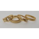 A 9ct link ring size O1/2, two 9ct wedding rings sizes R and P1/2 and a further gold plated ring,