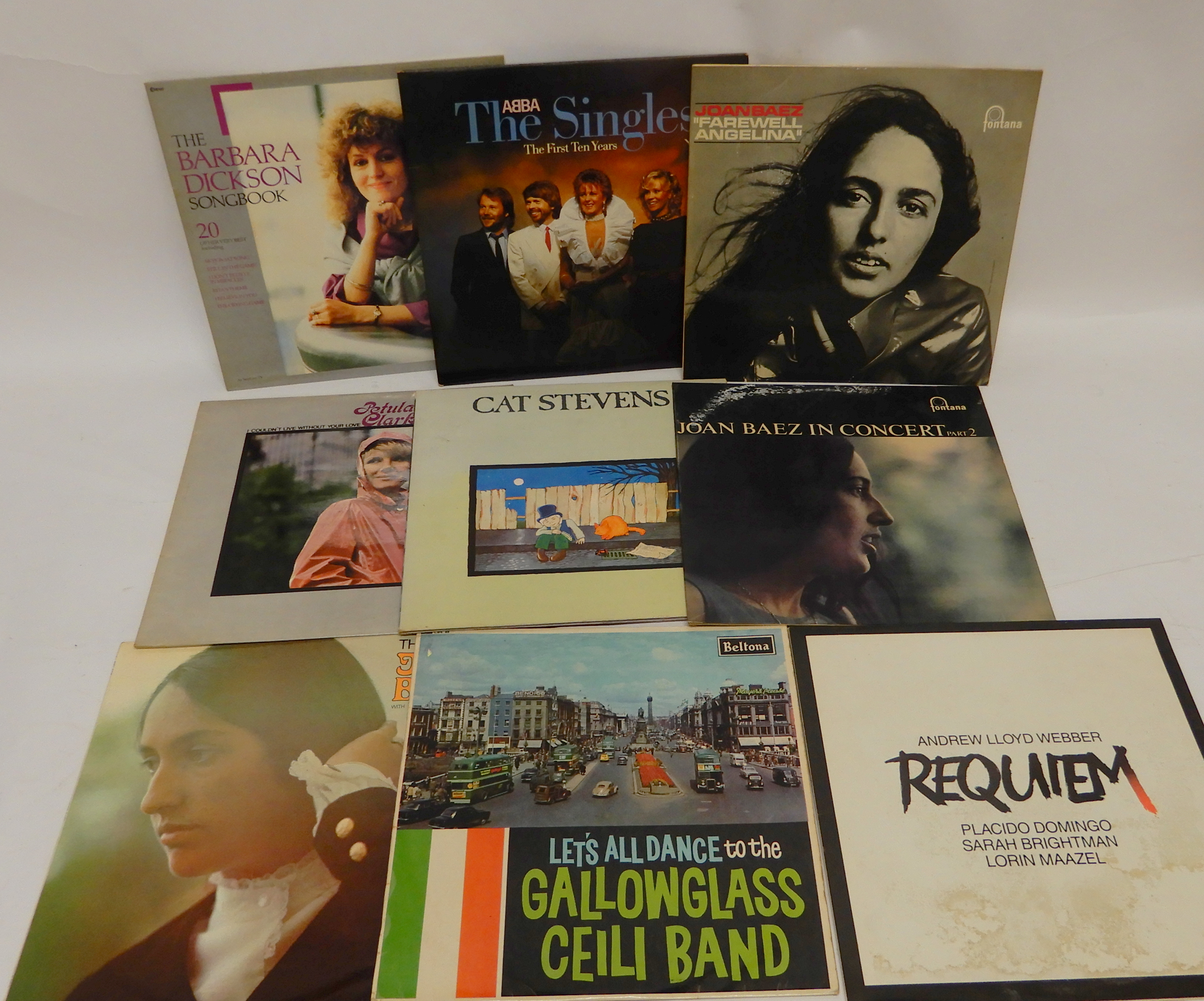 A box of vinyl LP records with the Beatles, Bob Dylan, Louis Armstrong etc Condition Report: - Image 2 of 4