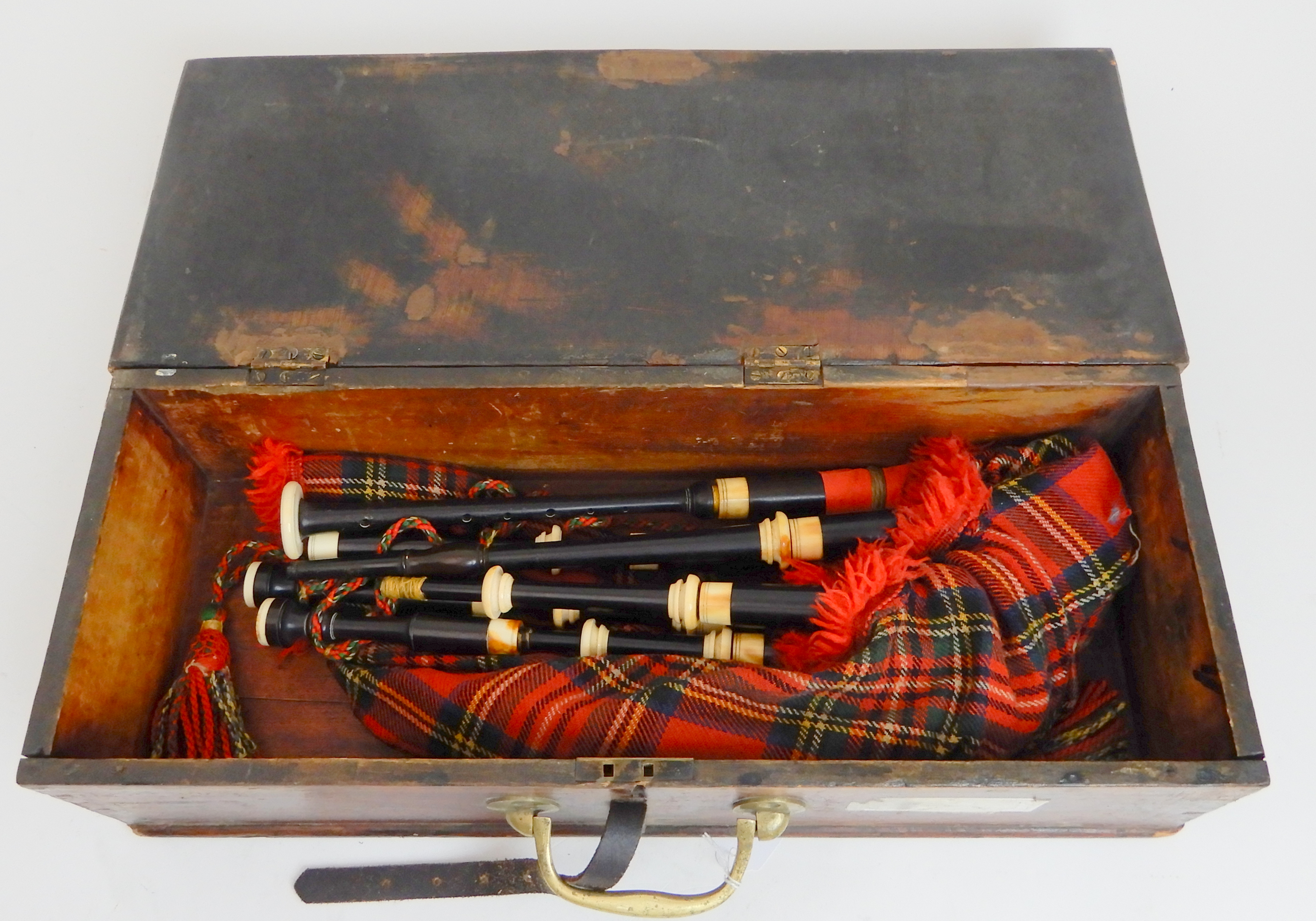 A rare set of miniature bagpipes by J&R Glen Edinburgh, a late 1800's apprentice piece Condition - Image 10 of 12