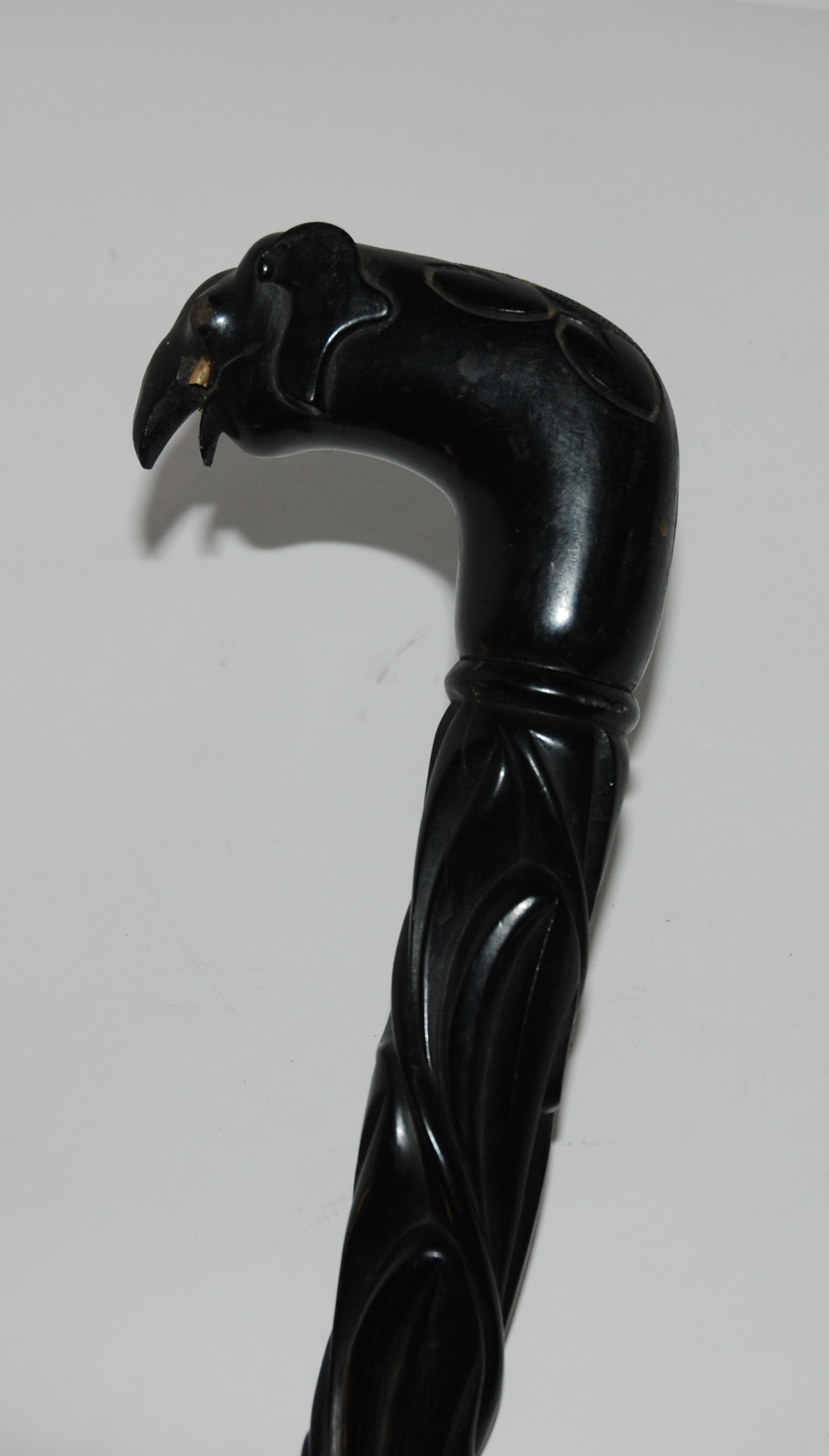 An ebony walking cane the handled modelled as an elephant, 90cm long (def) Condition Report: - Image 2 of 2