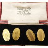A pair of 9ct gold cufflinks, weight 5.8gms Condition Report: Available upon request