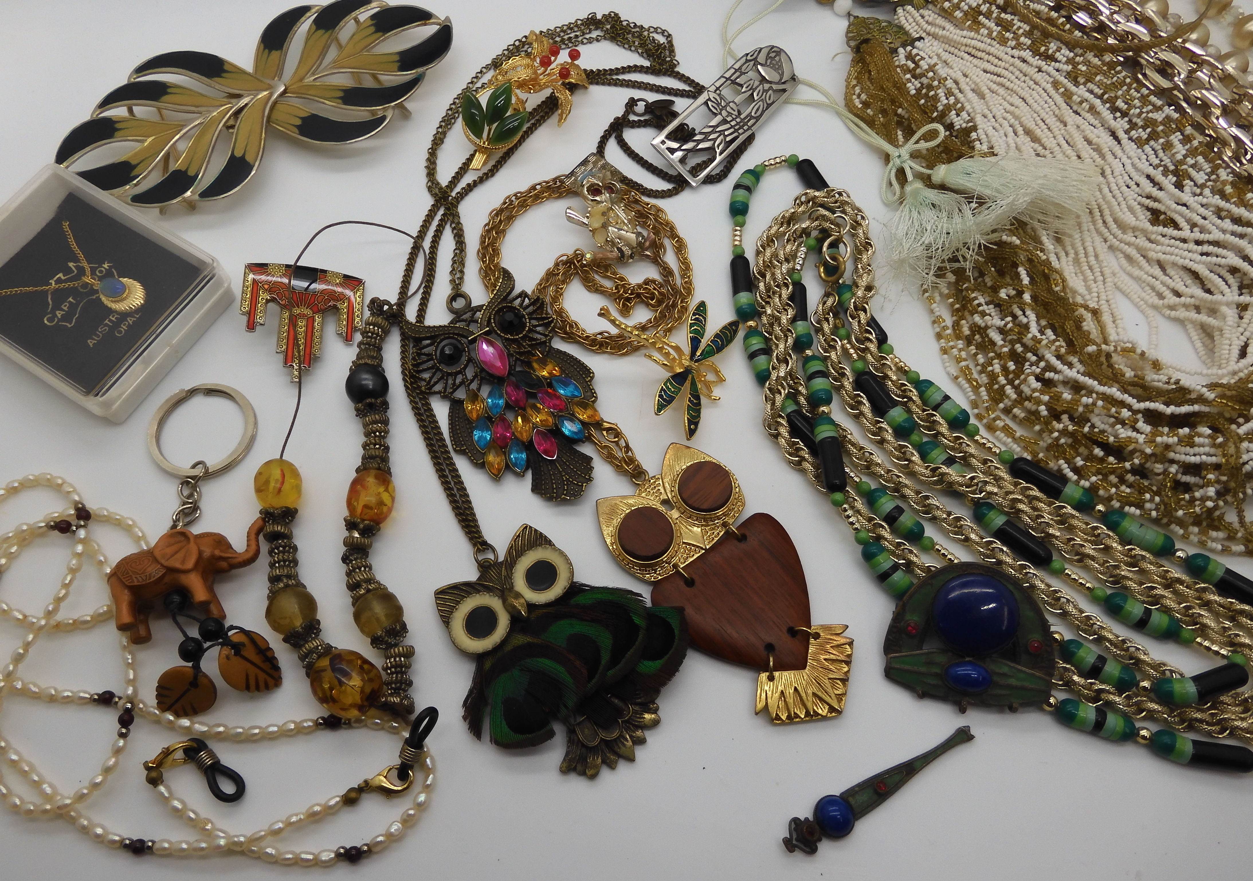 A multi bead necklace, owl pendants and other items Condition Report: Not available for this lot - Image 3 of 3